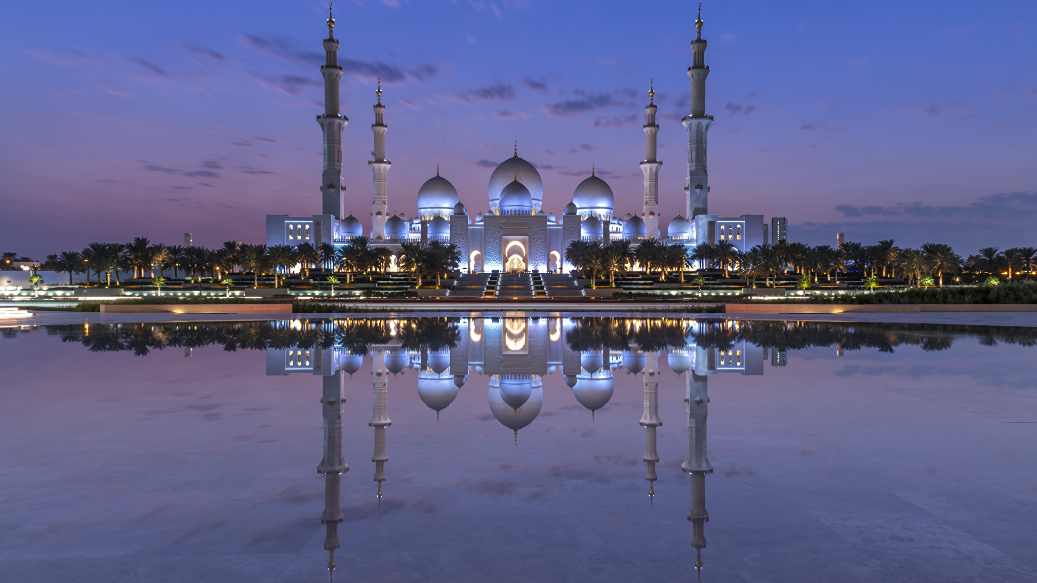 Мечеть шейха Зайда Абу-Даби вечером