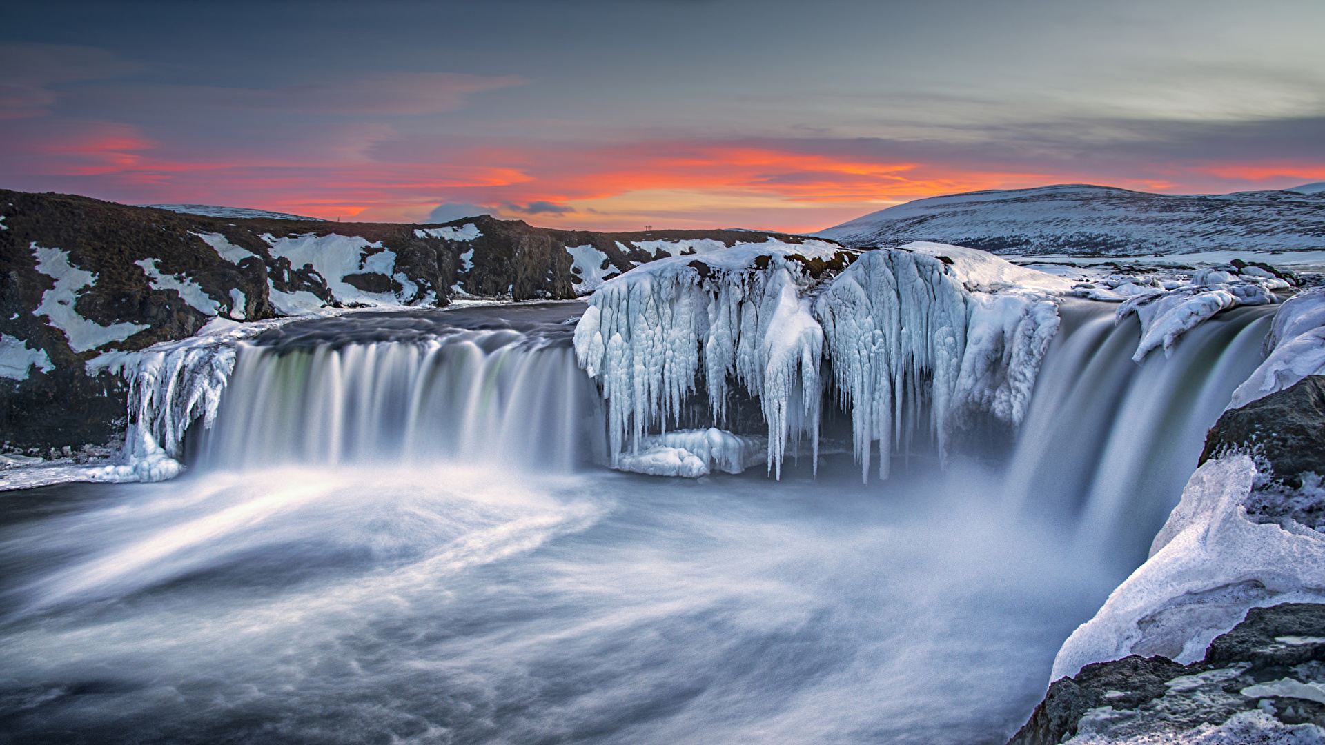 Водопад Годафосс, Исландия зимой