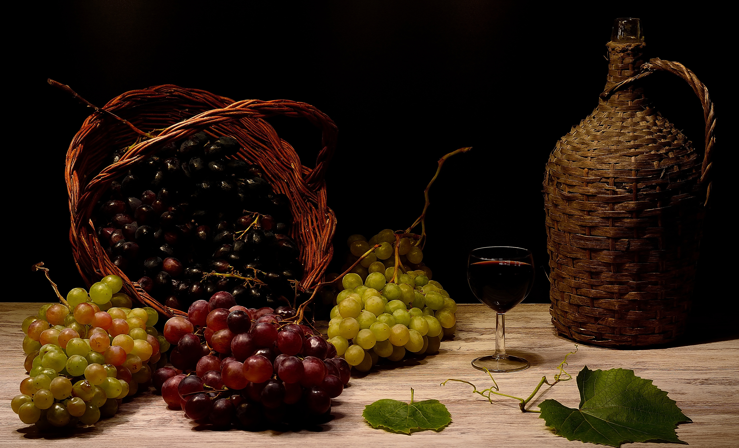 натюрморт с виноградом фото