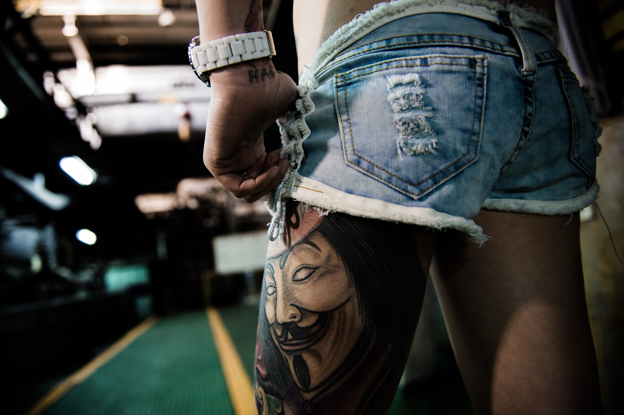 Татуированные девушки шорты