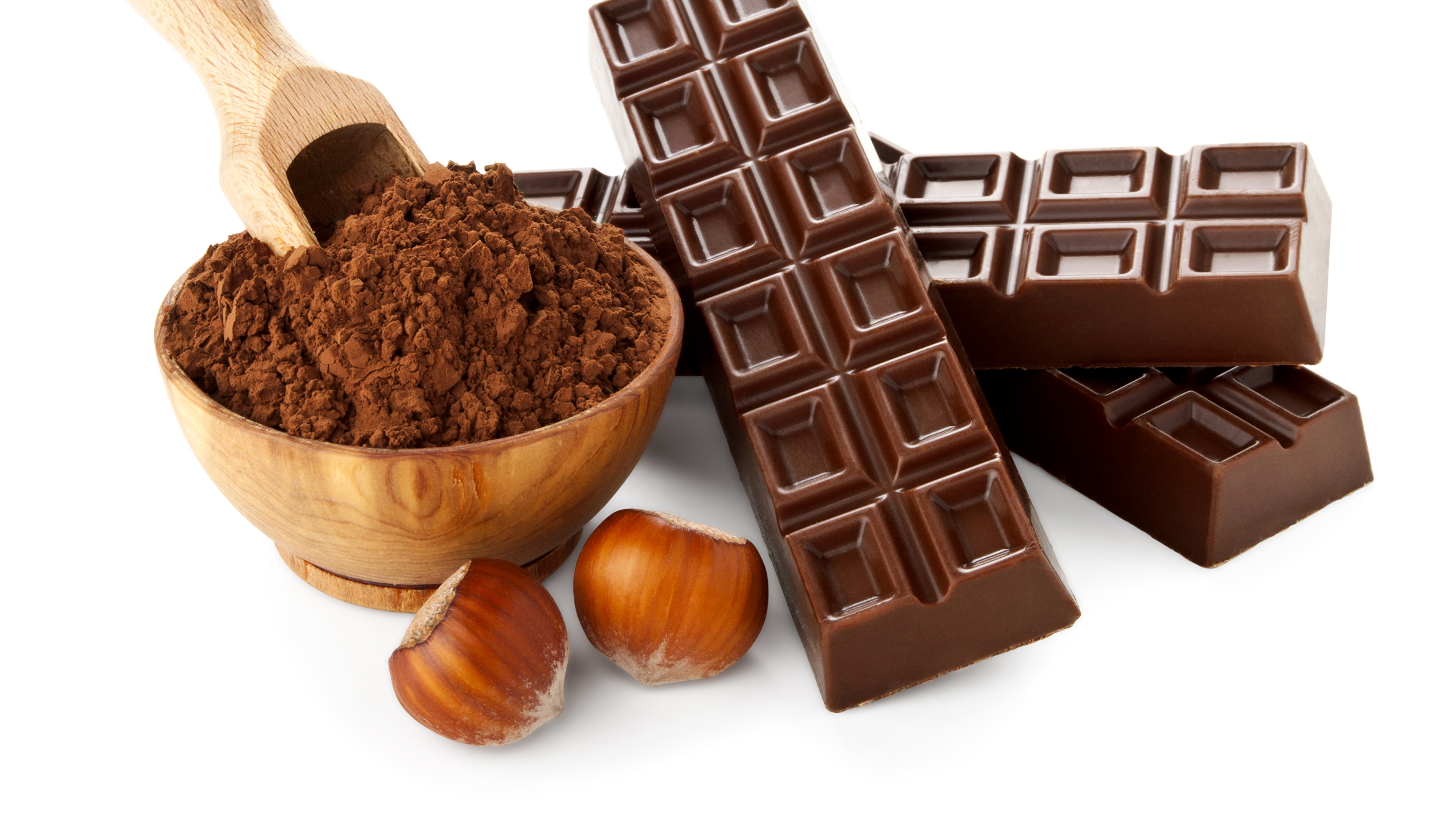 Шоколад продукт. Шоколад на белом фоне. Шоколадные конфеты на белом фоне. Плитка шоколада. Сладости на белом фоне.