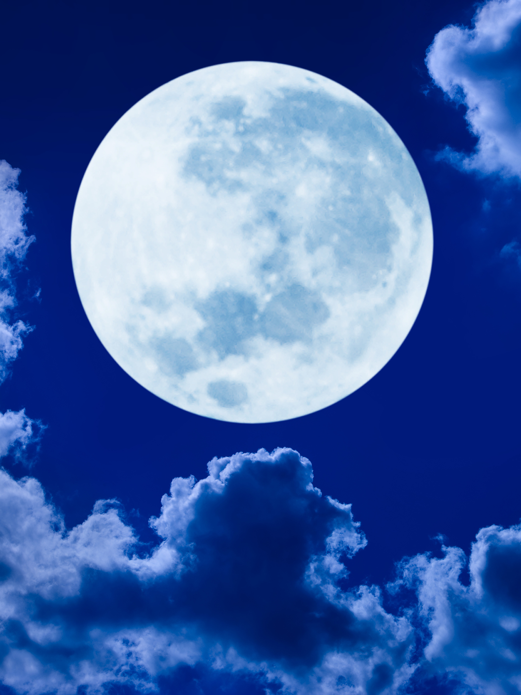 Луна в облаках. Лунное небо. Луна на небе. Красивая Луна. Яркая Луна.
