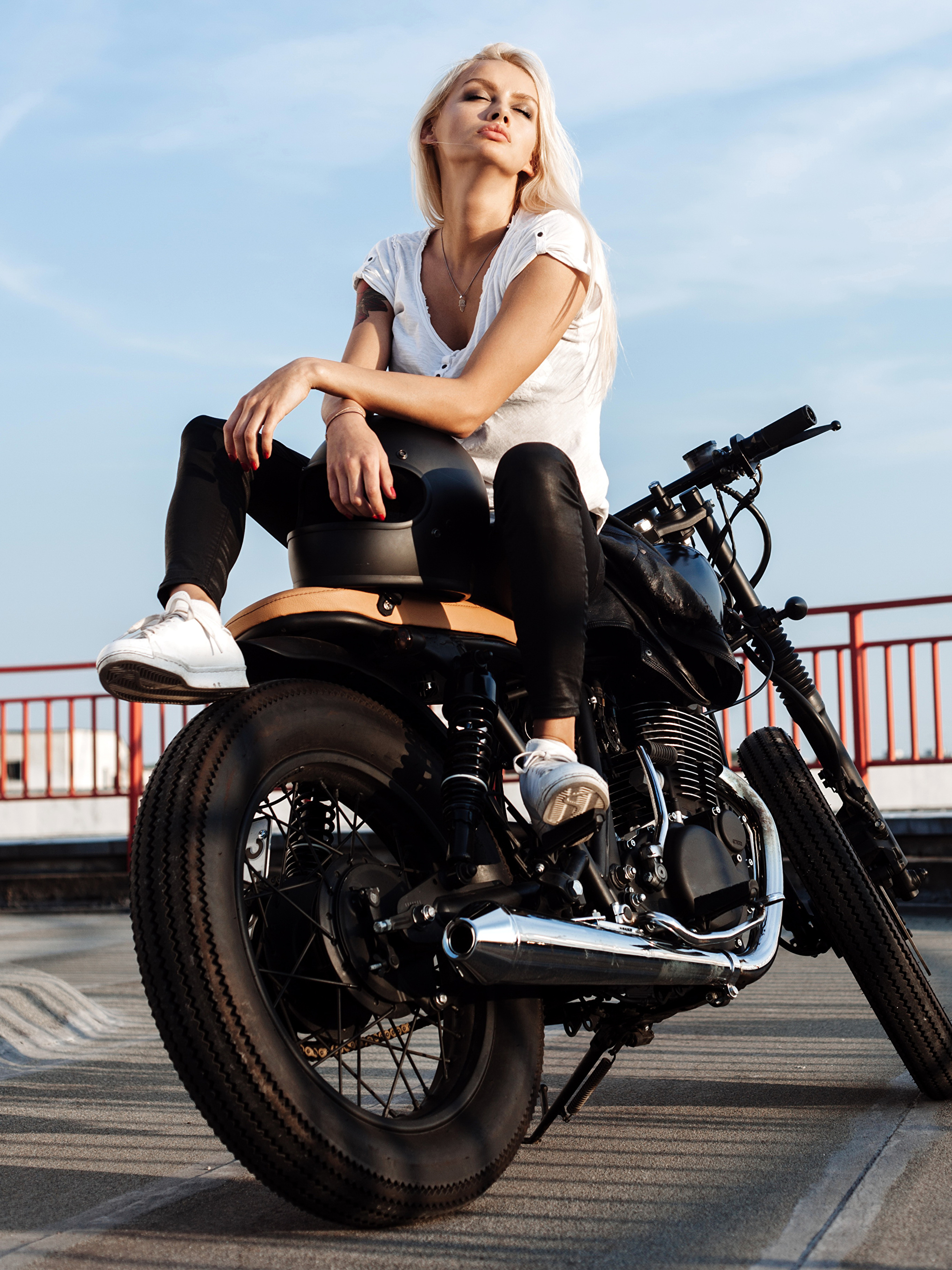 Красивые фото девушки и мотоциклы