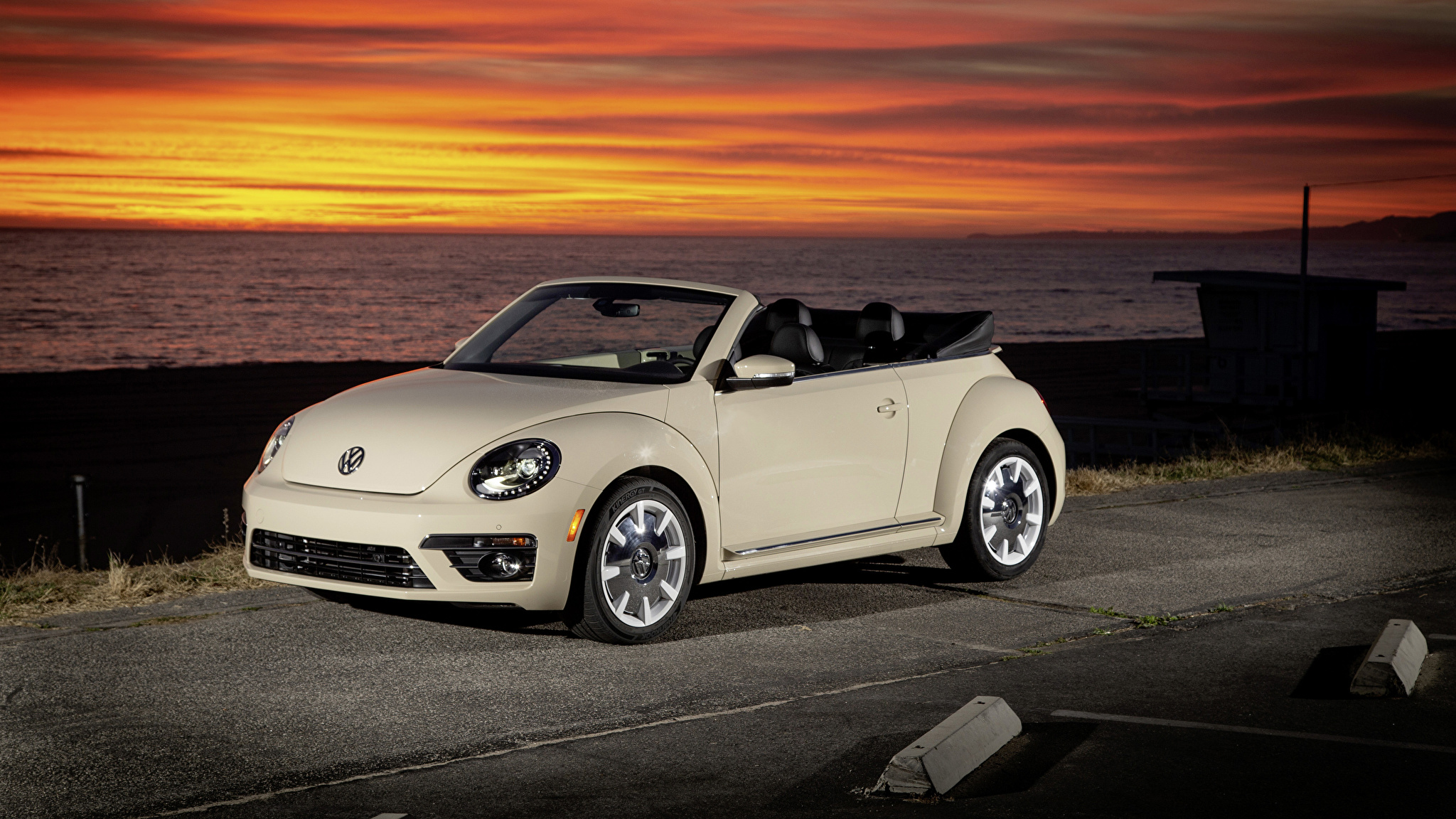 VW Beetle Cabrio White