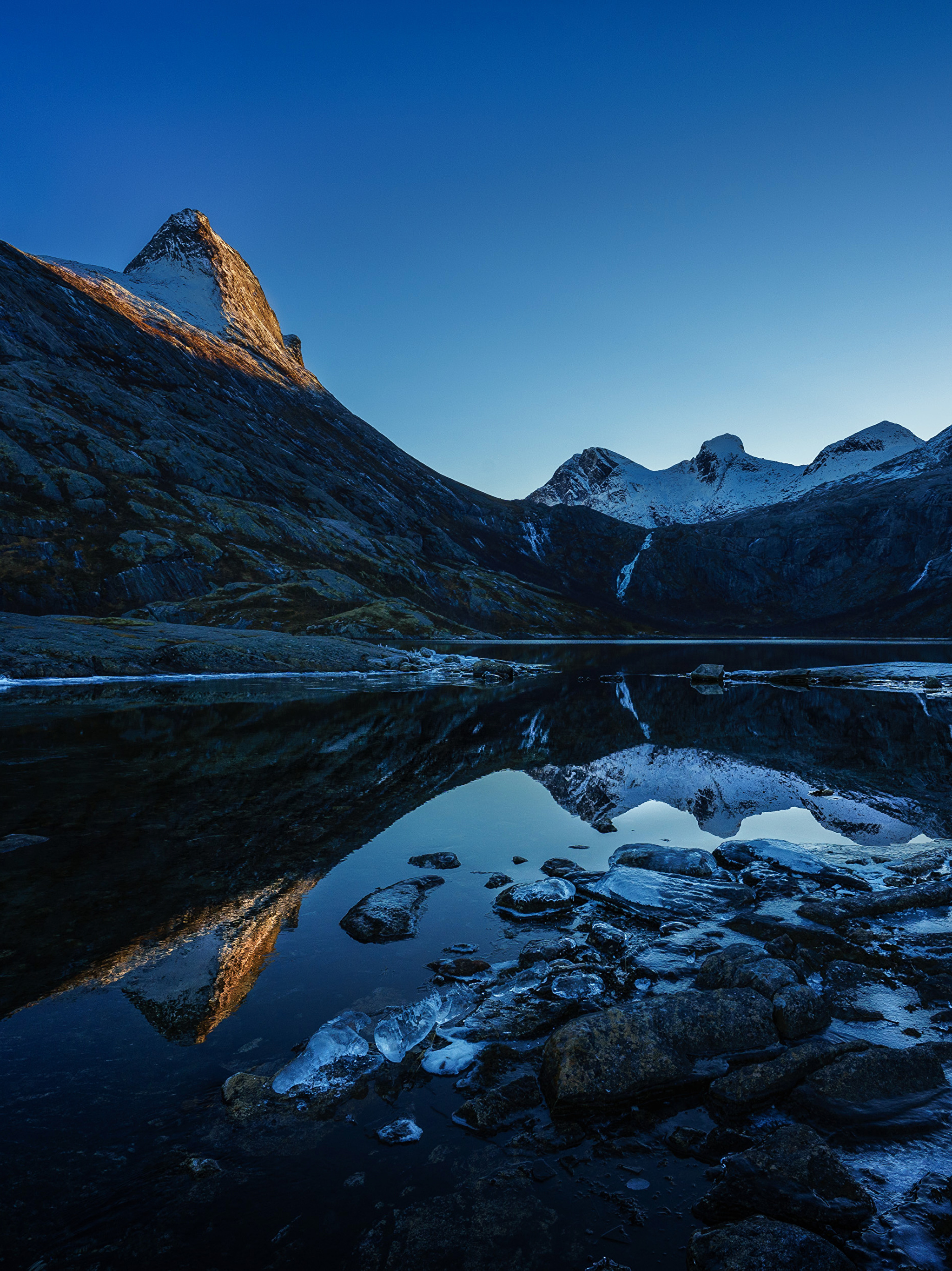 Фотографии размером 1024 2048 пикселей сохранили. Горы Норвегии. Пейзажи Норвегии.