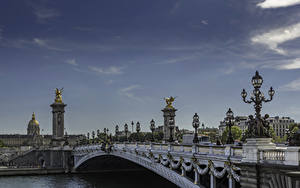 Обои Франция Мосты Скульптура Небо Париже Уличные фонари Дизайна Pont Alexandre III город