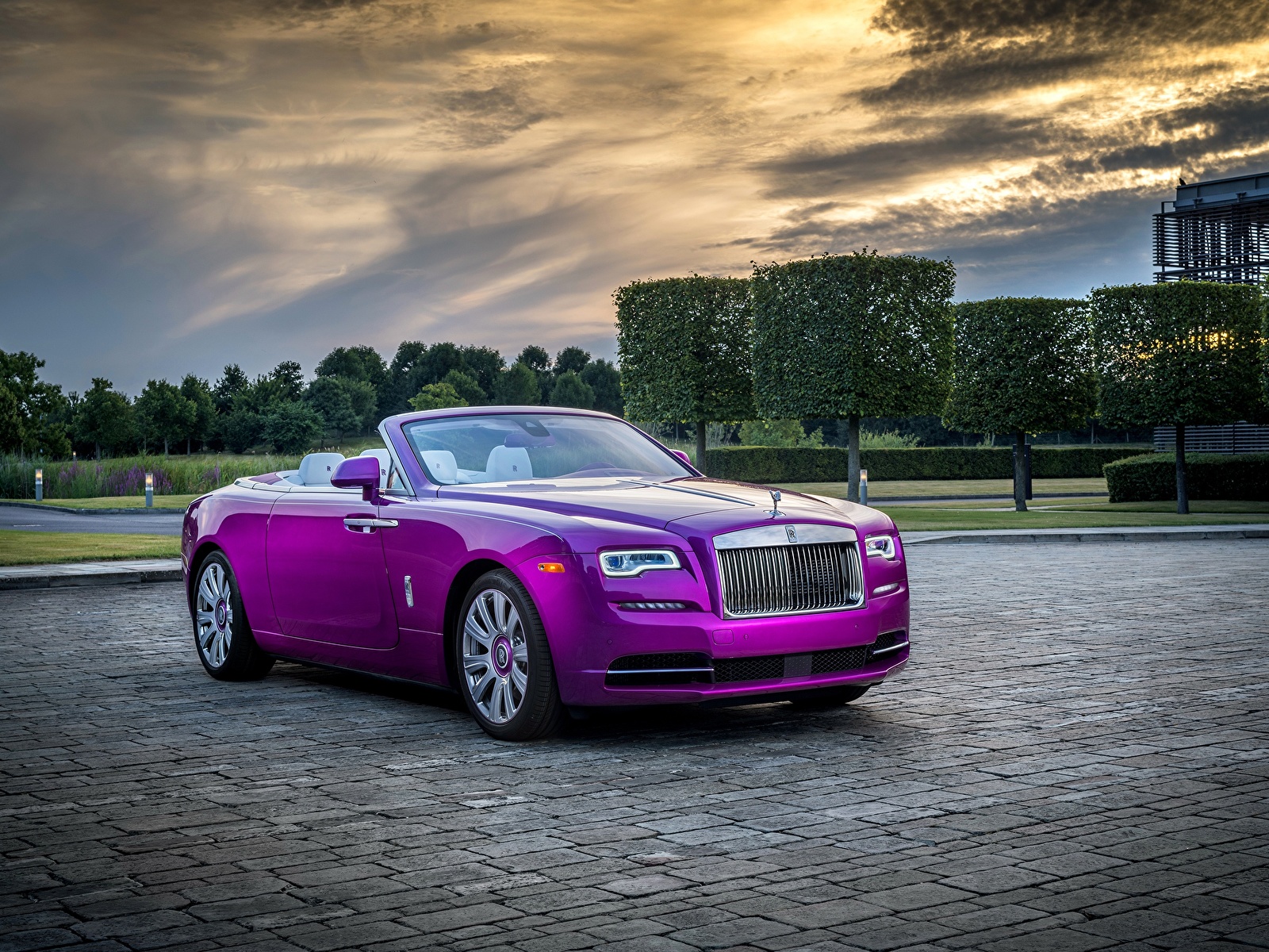 rolls royce dawn