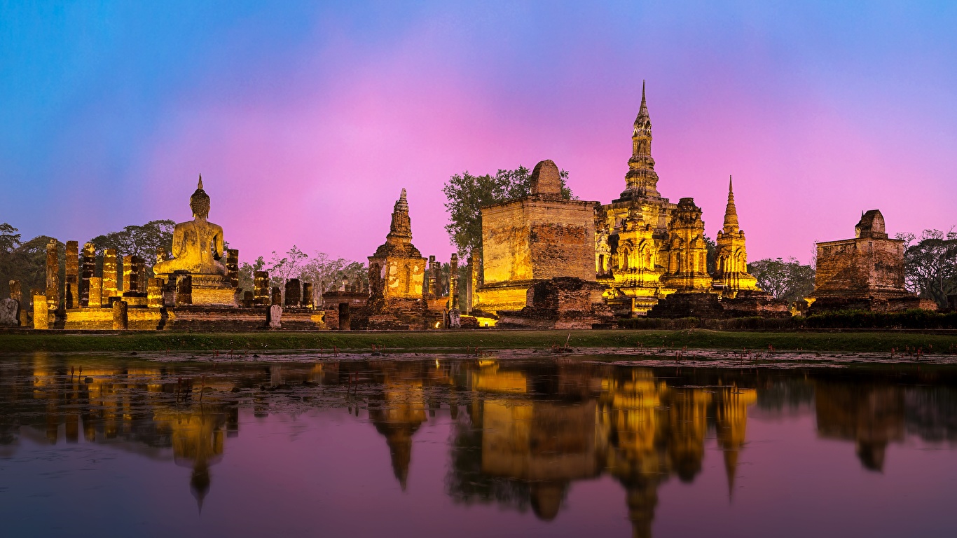 Фото Бангкок Phra Nakhon si Ayutthaya отражается Храмы Вечер город 1366x768 отражении Отражение храм Города