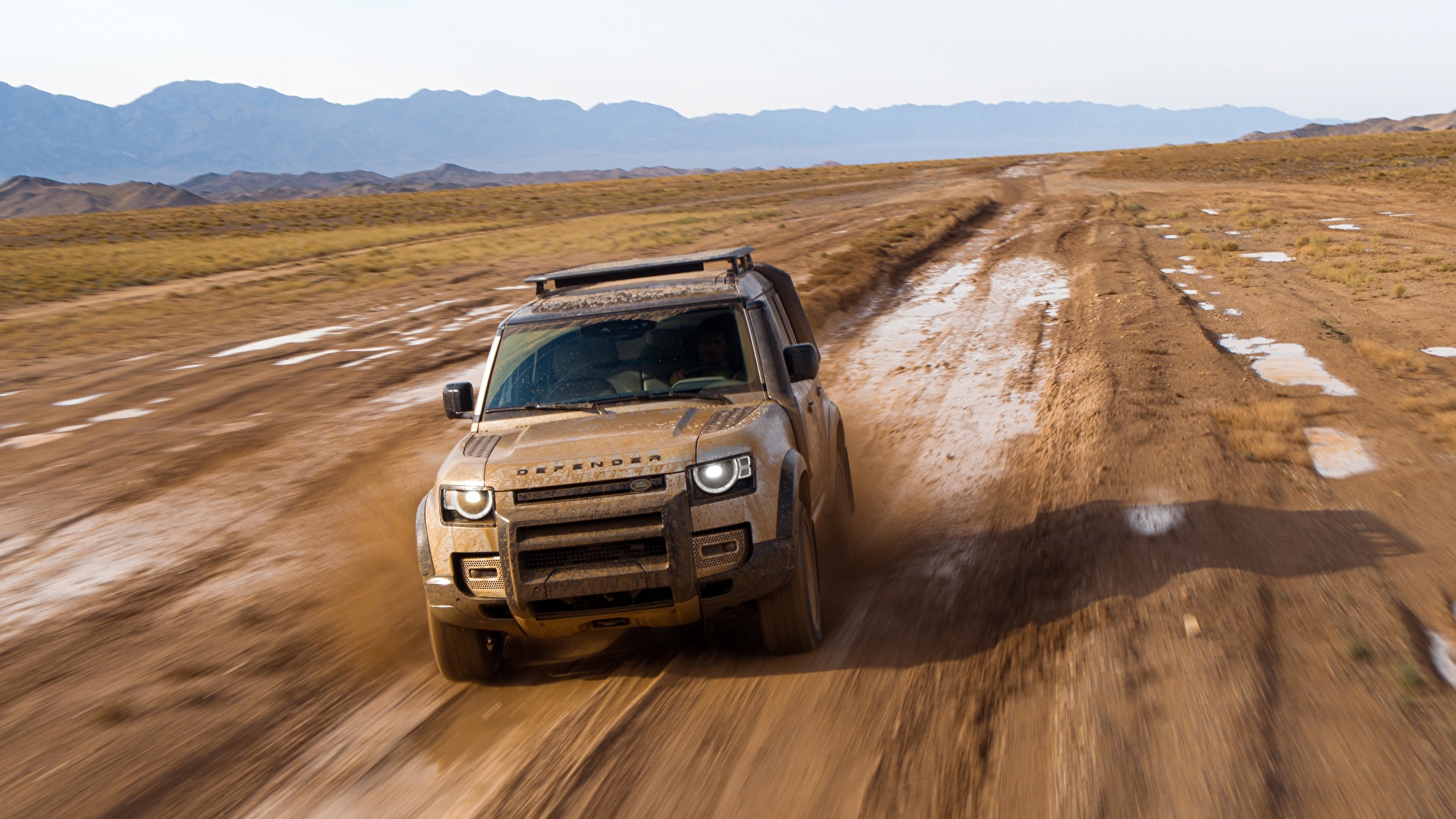 Land Rover Defender 2020 off Road