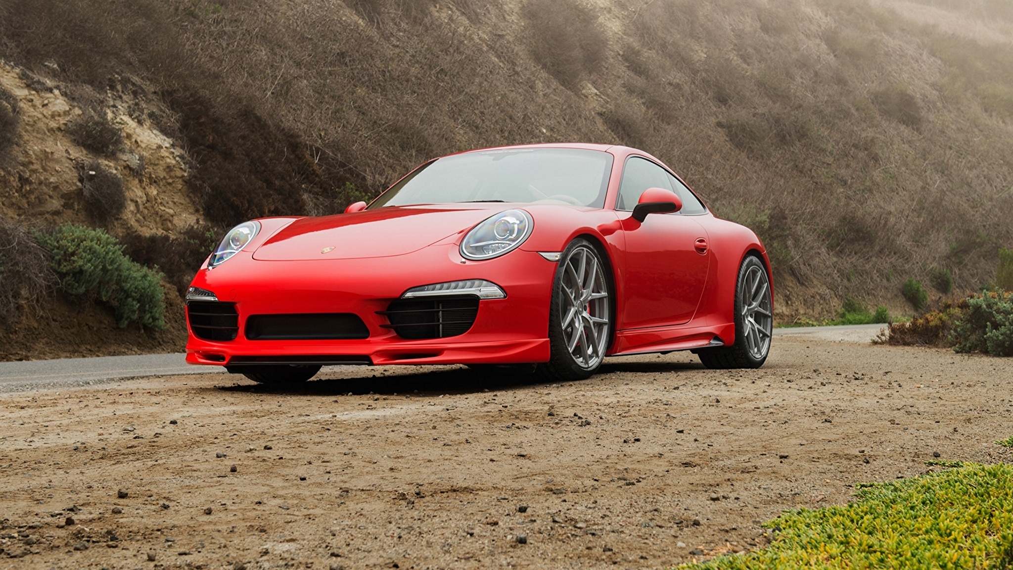 красный автомобиль Porsche Carrera GT скачать
