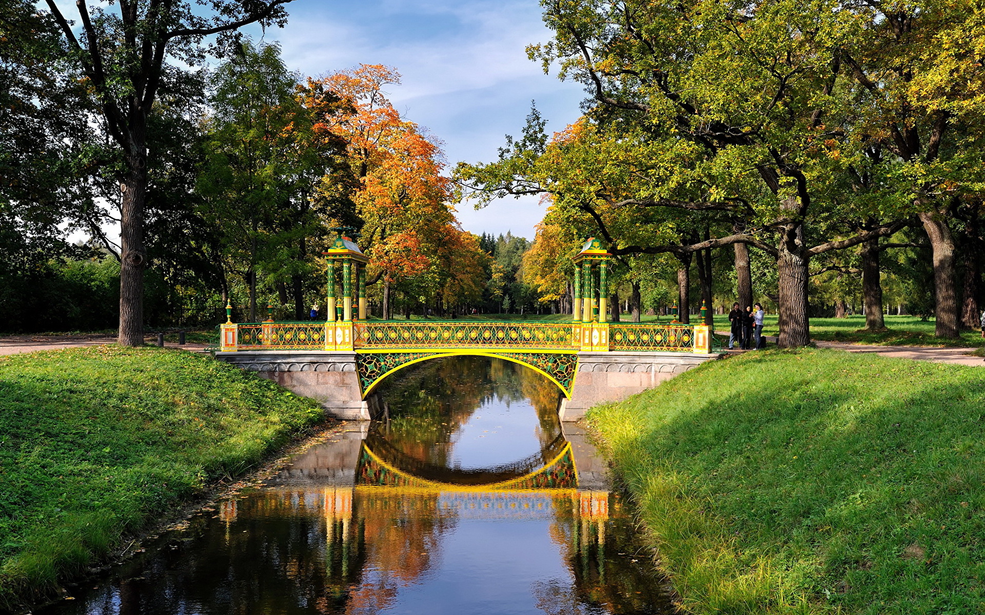 Природа санкт петербурга. Пейзажный парк Санкт-Петербург. Пейзажный парк в Петергофе. Санкт Петербург парк река. Пейзажный парк Красногвардейский район Санкт-Петербурга.