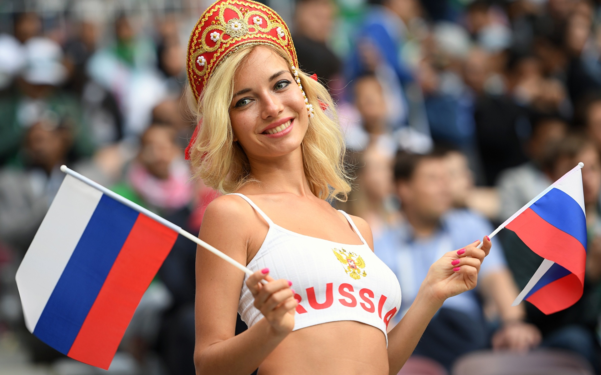 Фото девушек с флагом россии
