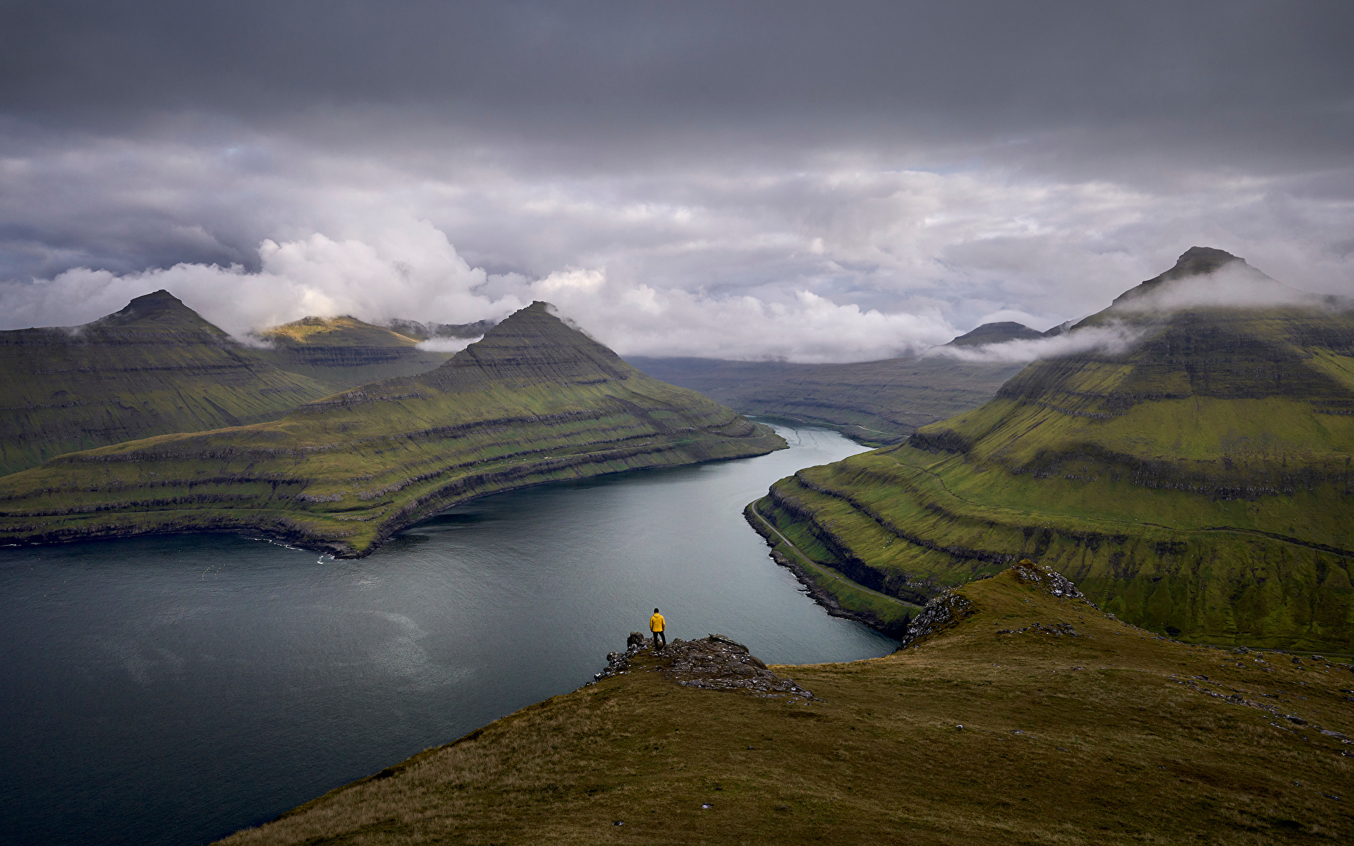 Фотографии Дания Faroe Islands Горы Природа Облака 1920x1200 гора облако облачно