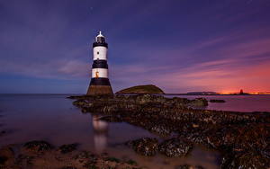 Фото Маяки Англия Ночь Trwyn Du Lighthouse Природа