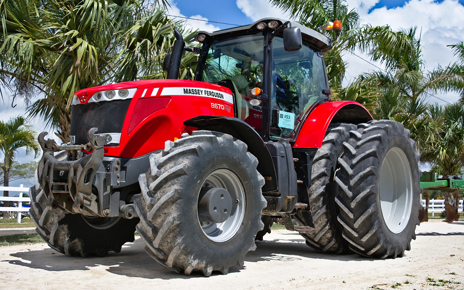 Трактор Massey Ferguson MF 8670