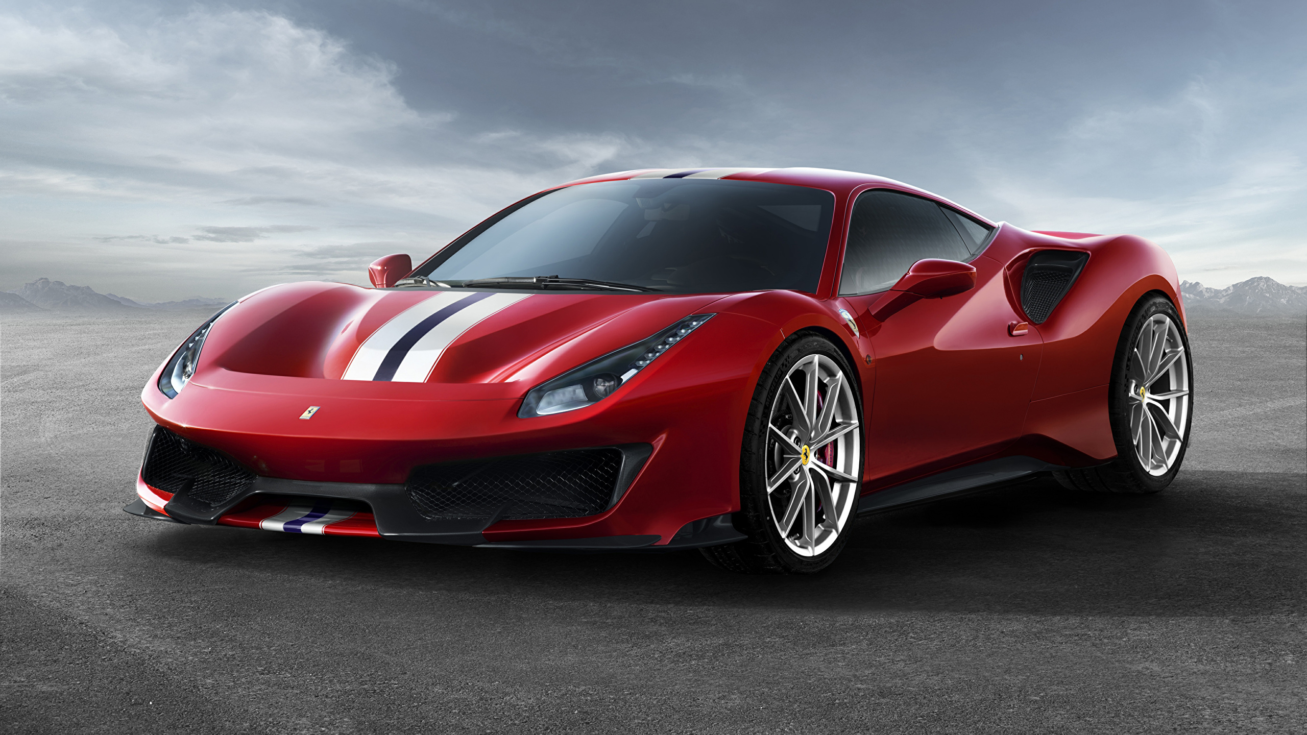 Фотографии Ferrari 2018 488 Pista красная машины 2560x1440
