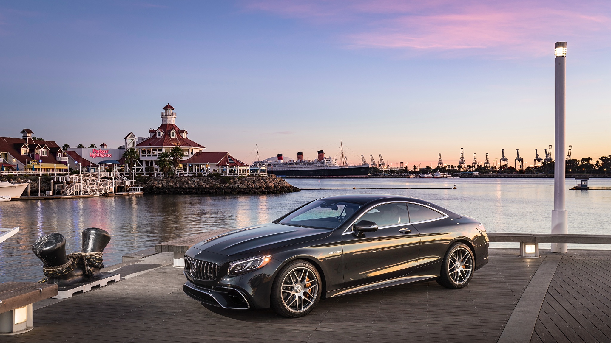 Mercedes Benz s63 AMG