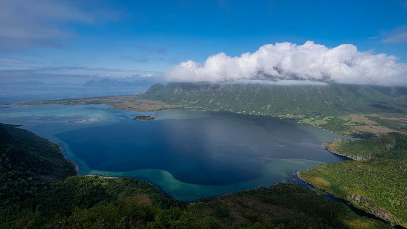 Картинка Лофотенские острова Норвегия гора Природа Сверху Облака 1366x768 Горы облако облачно