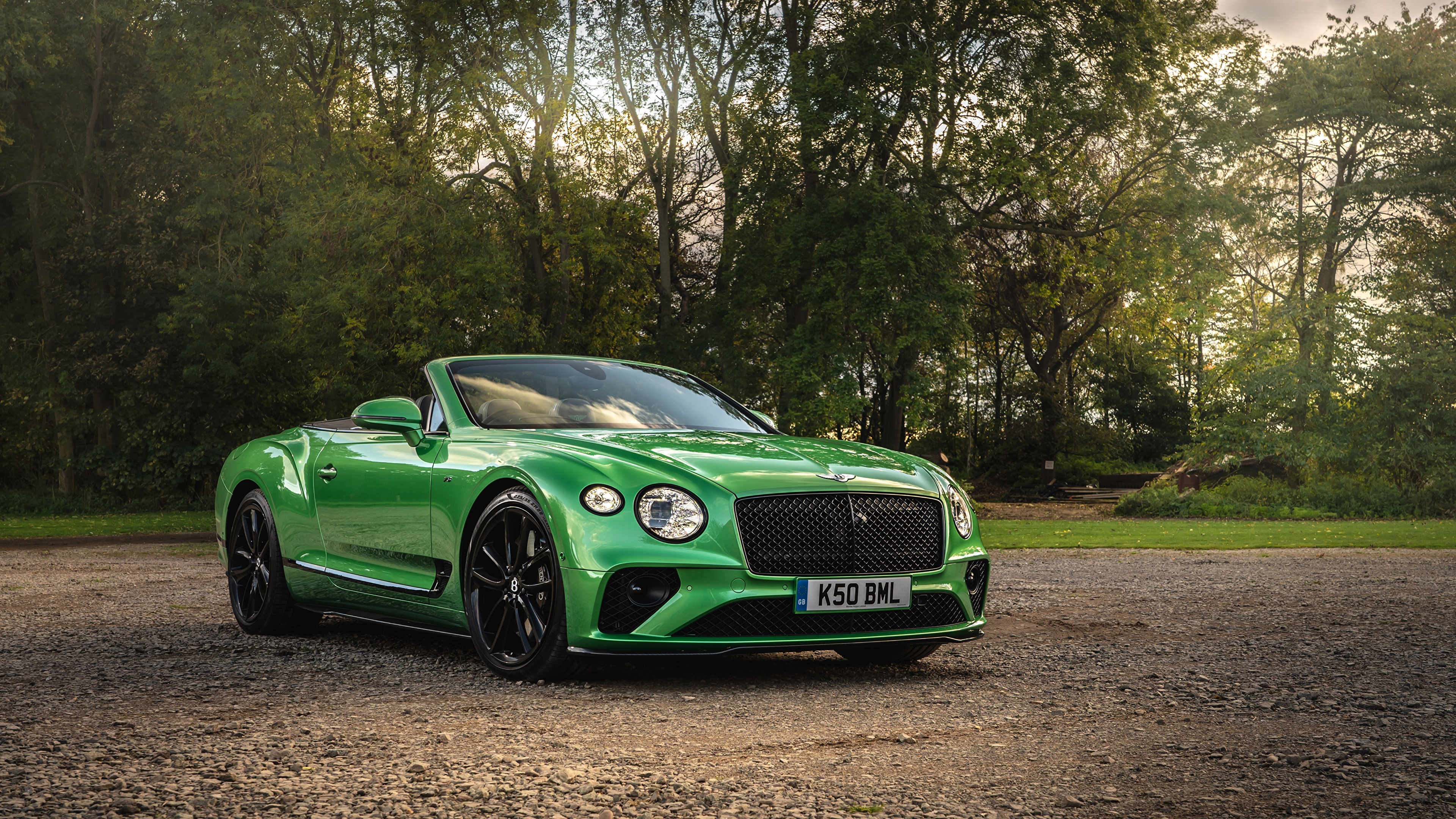 Картинки Bentley Continental GT V8, Convertible (Apple Green), UK-spec, 2020 кабриолета Зеленый машины Спереди 3840x2160 Бентли Кабриолет зеленая зеленые зеленых авто машина Автомобили автомобиль