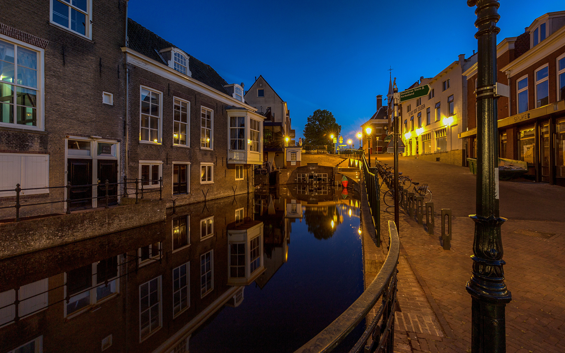 Фото Нидерланды Maassluis Водный канал Вечер Уличные фонари Дома Города 1920x1200 голландия город Здания