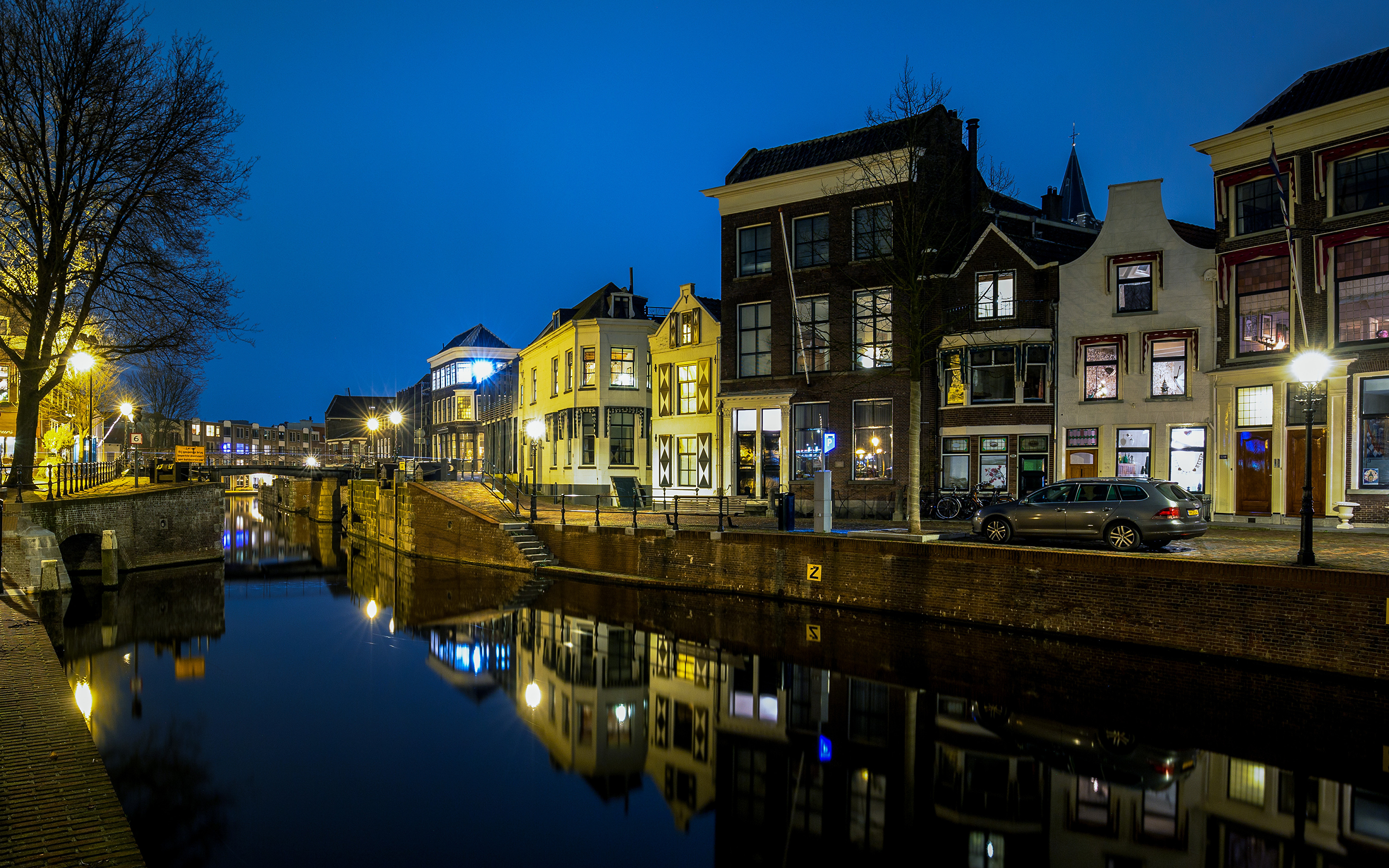 Картинки голландия Schiedam река набережной Уличные фонари Дома Города 3840x2400 Нидерланды Реки речка Набережная город Здания