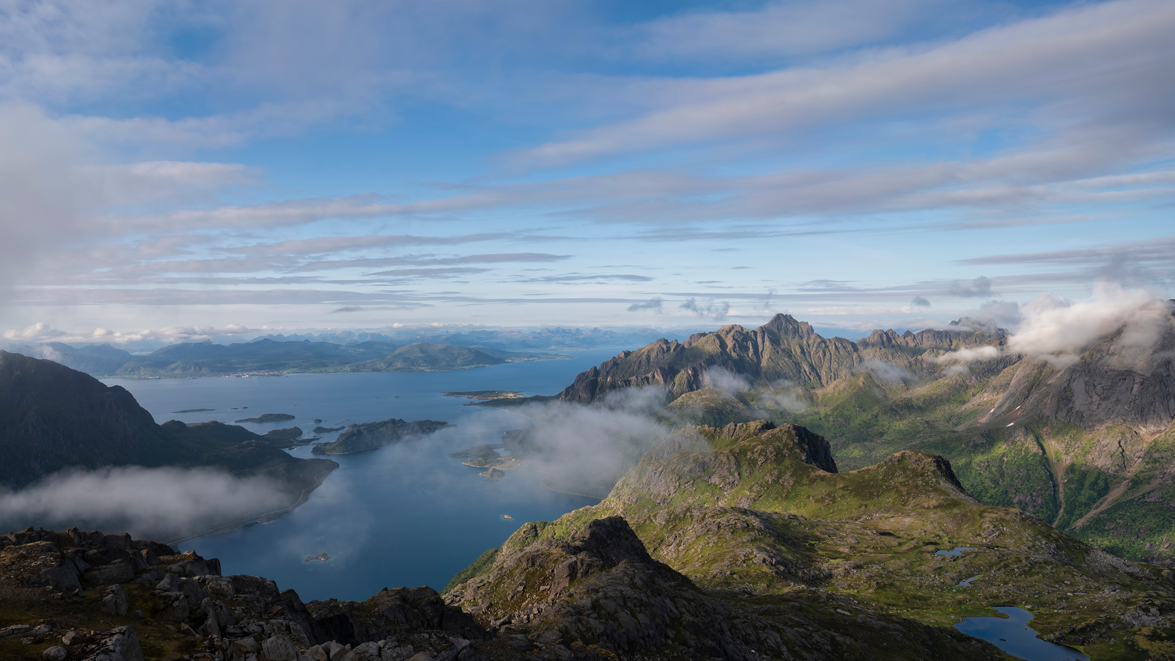 Фотография Лофотенские острова Норвегия Sløverfjorden Фьорд гора Природа облачно 3840x2160 Горы Облака облако