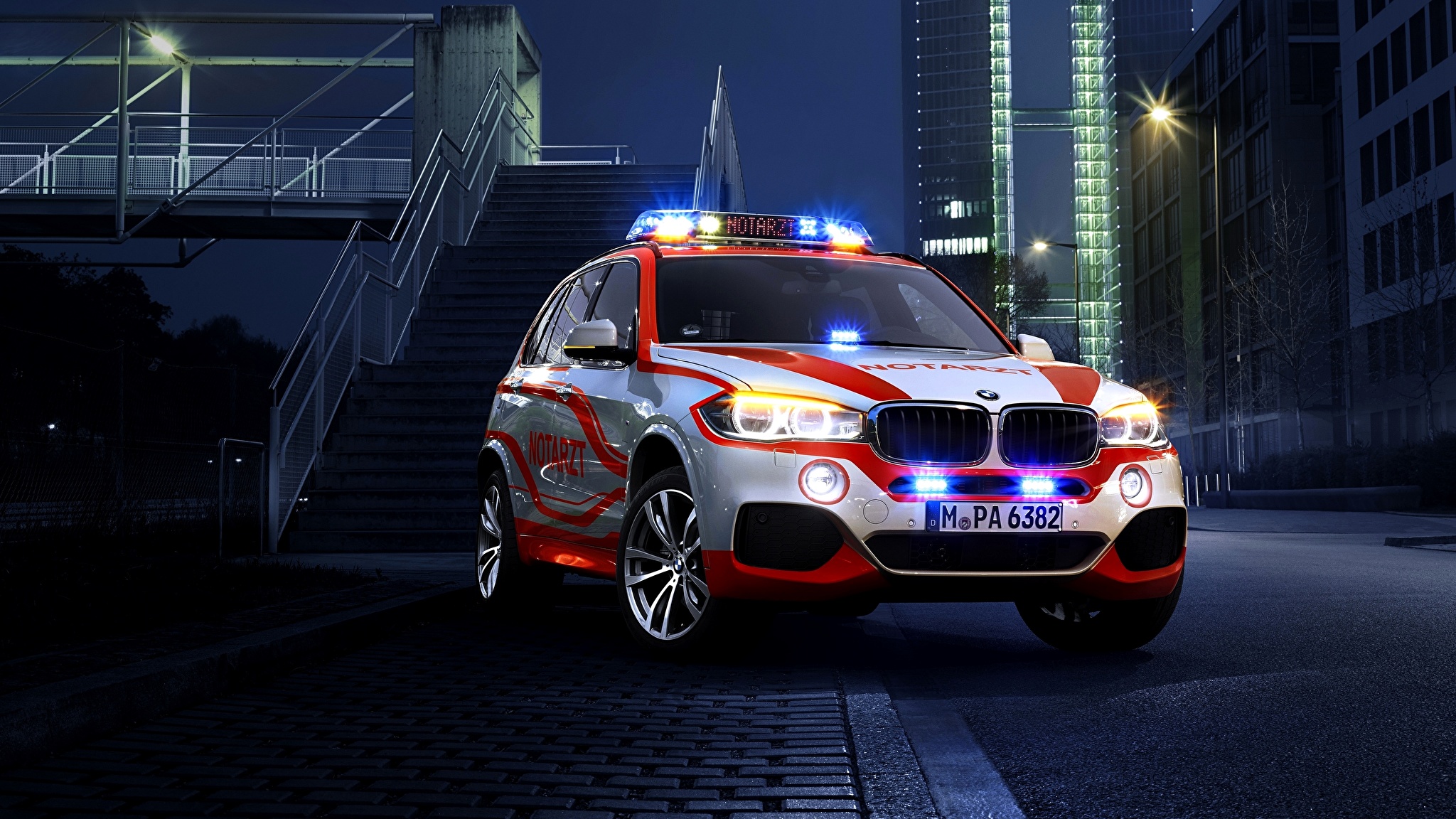 Полицейские машины BMW x5m