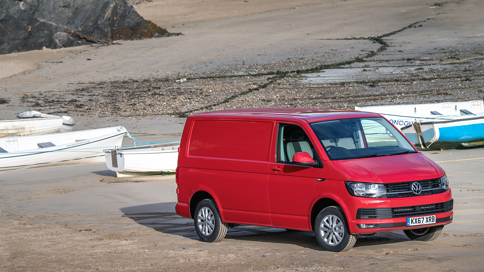 Volkswagen Transporter t6 красный