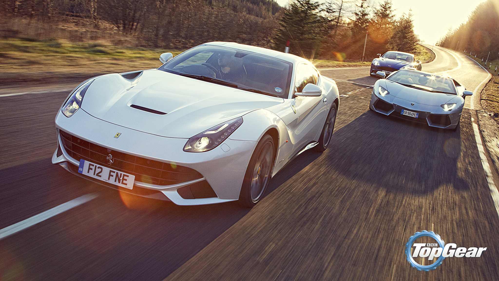 Ferrari f12 Berlinetta vs Lamborghini