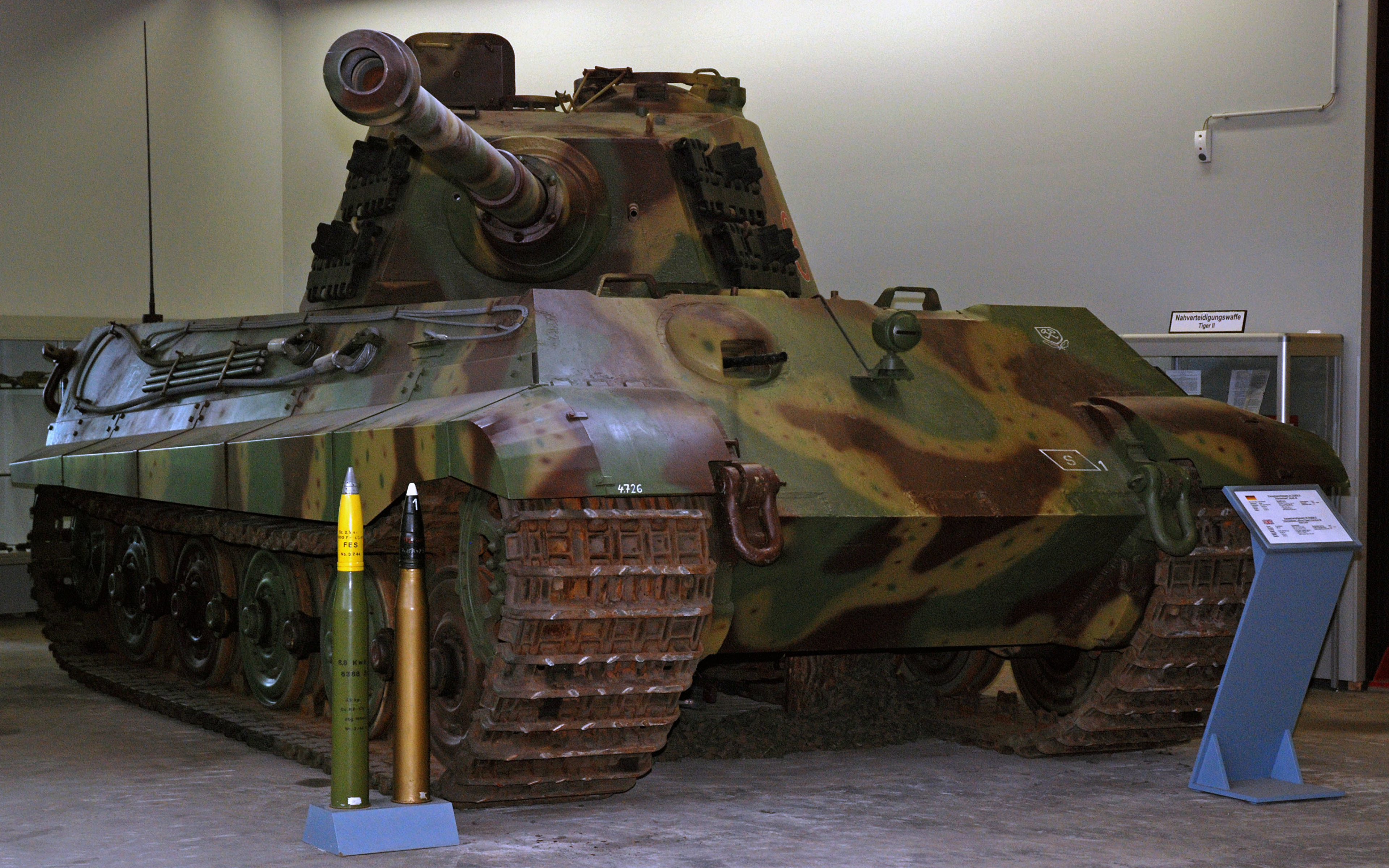 Tiger ii. Королевский тигр танк. Tiger 2. Тигр II Королевский тигр. Танк Tiger 2.