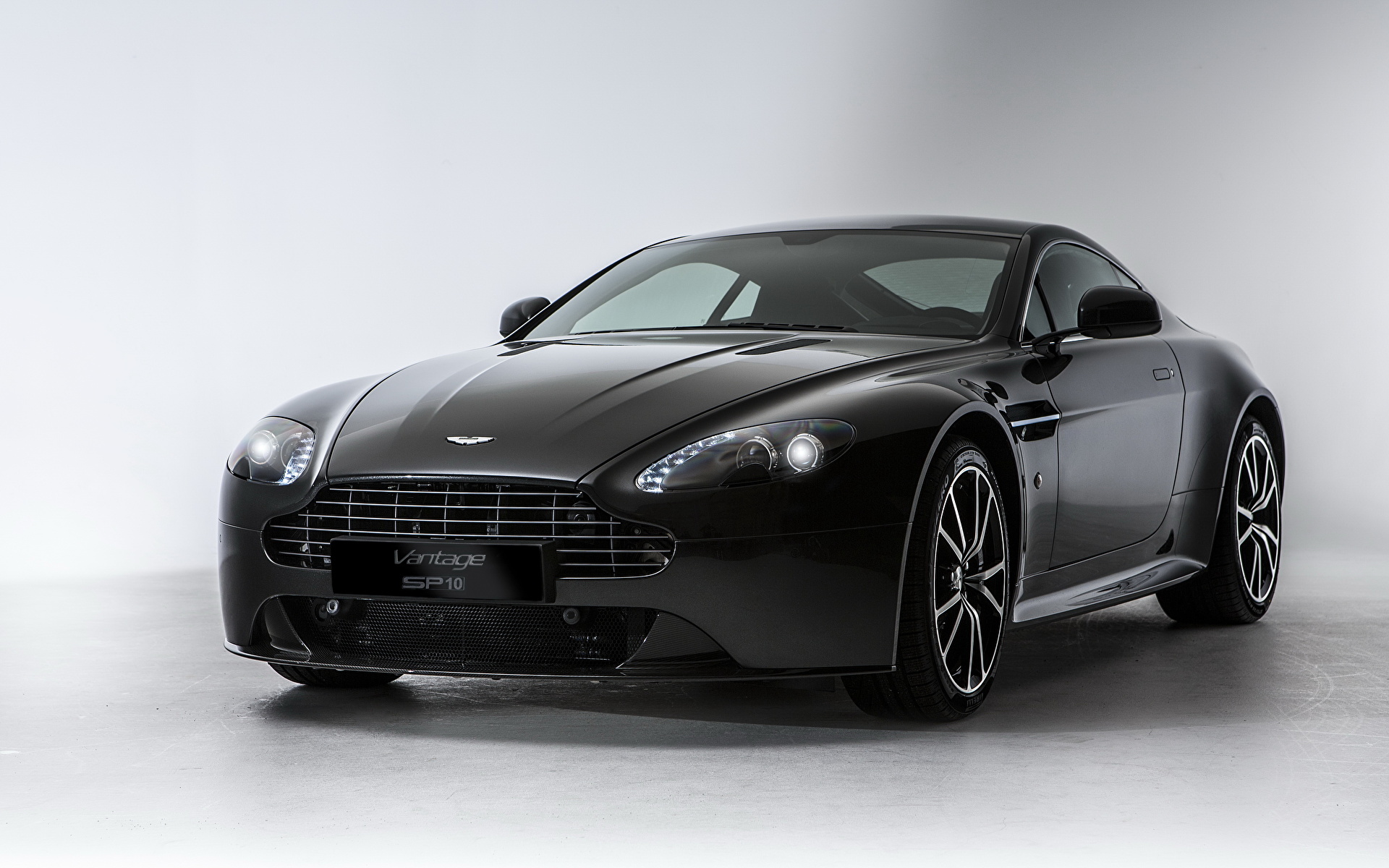 Aston Martin 2013 v8 Vantage s