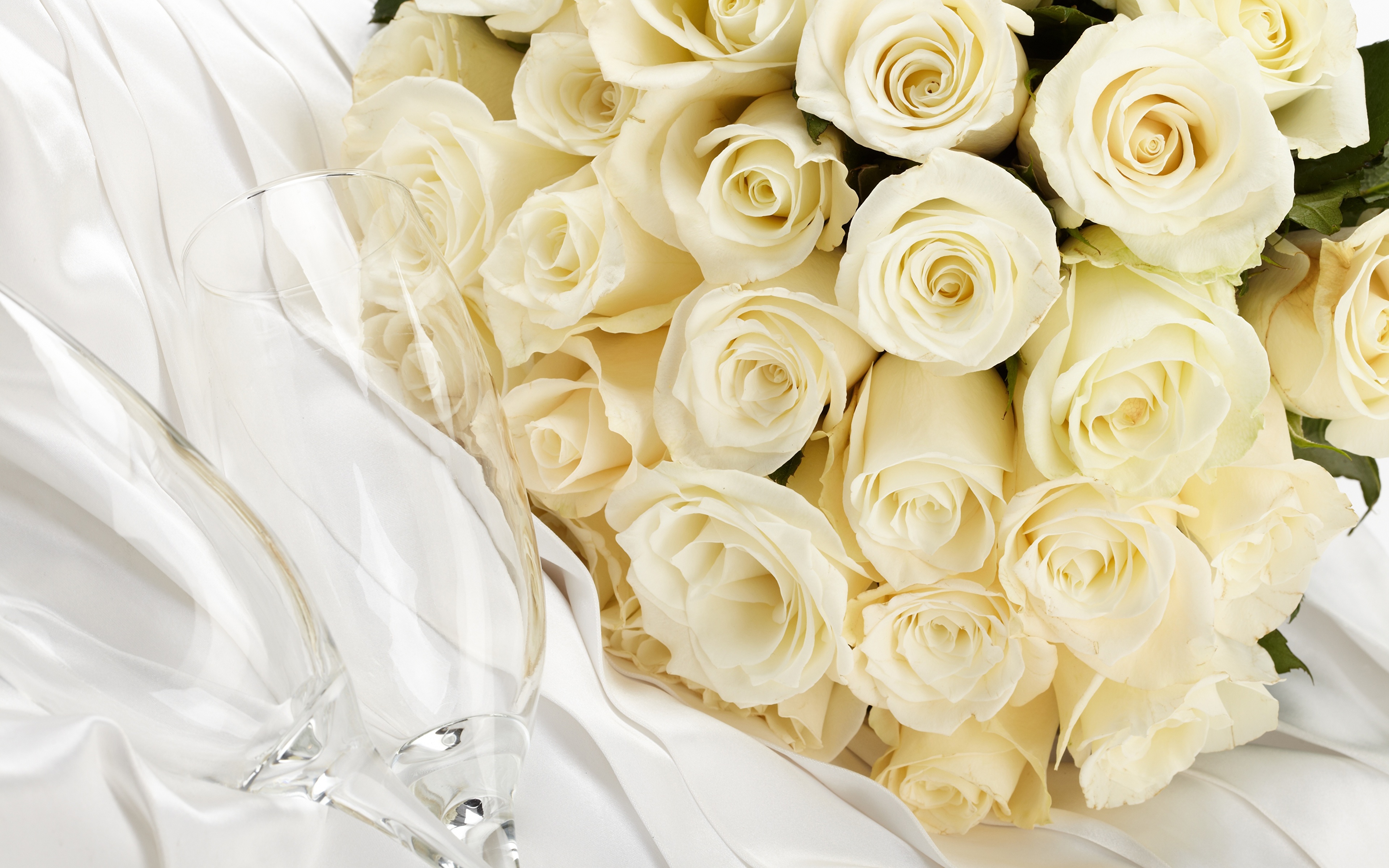 букет розы белые бесплатно