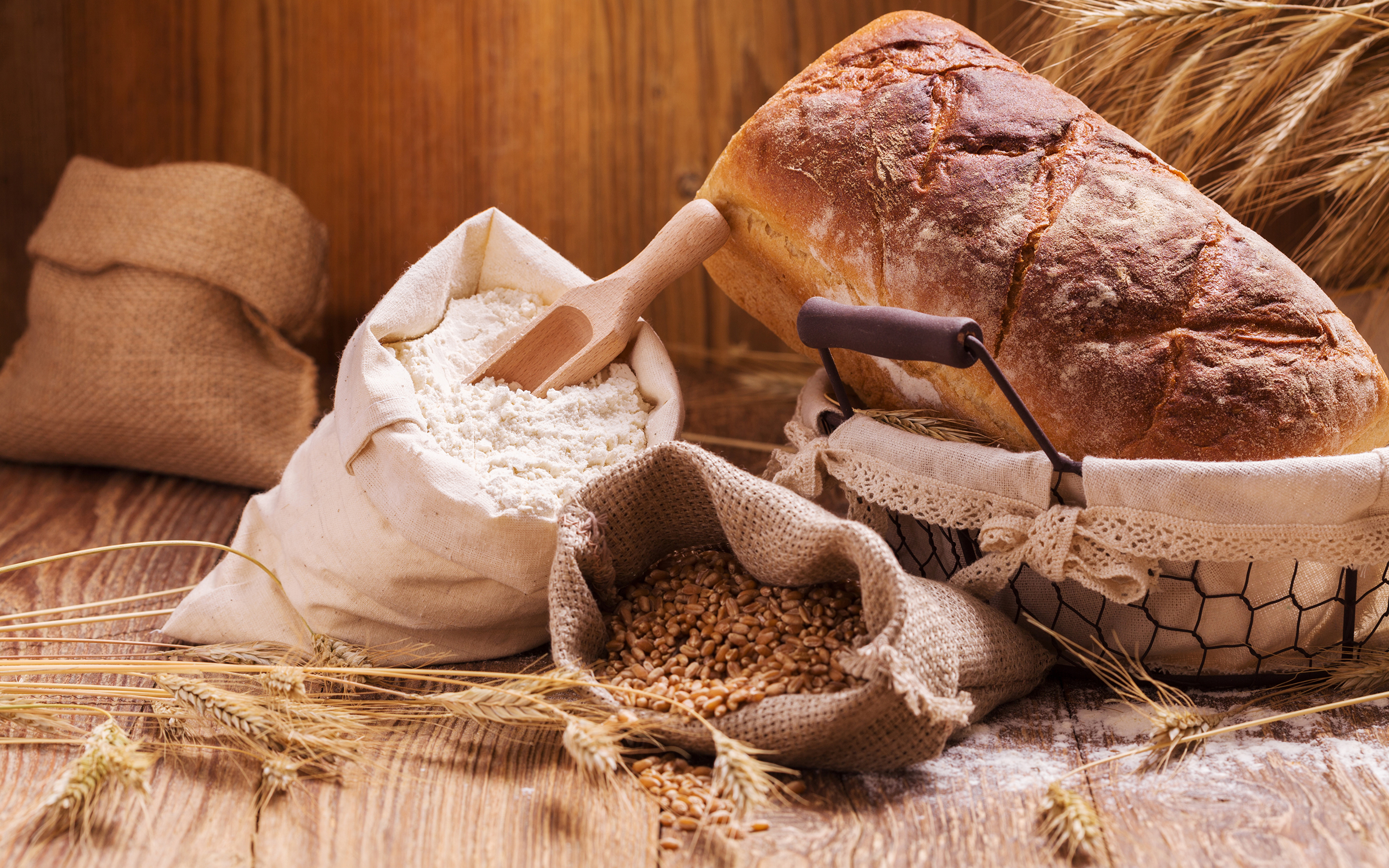 Колос пшеницы-зерно-мука-хлеб