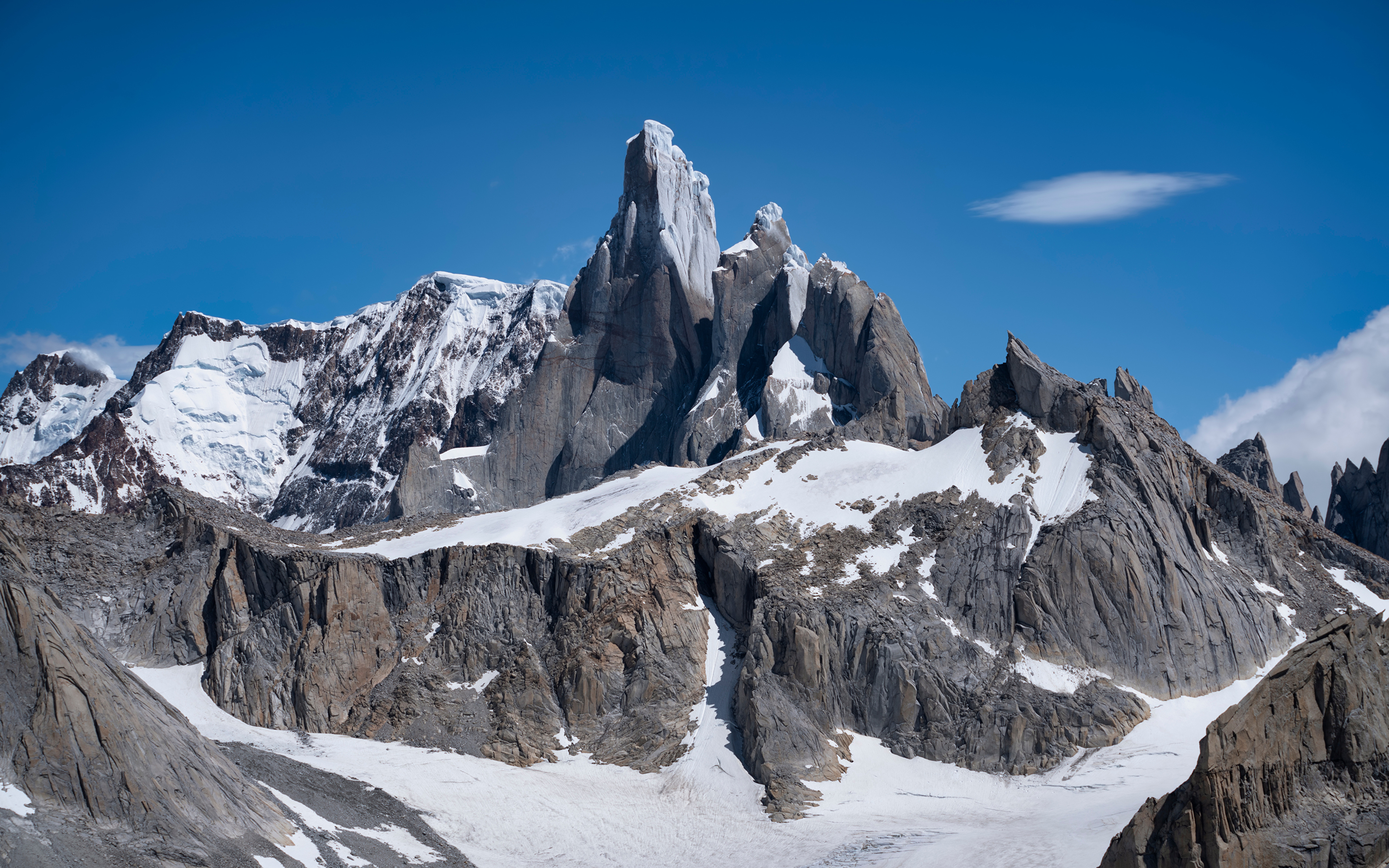 Картинки Аргентина Patagonia Горы Утес Природа снегу 3840x2400 гора Скала скале скалы Снег снега снеге