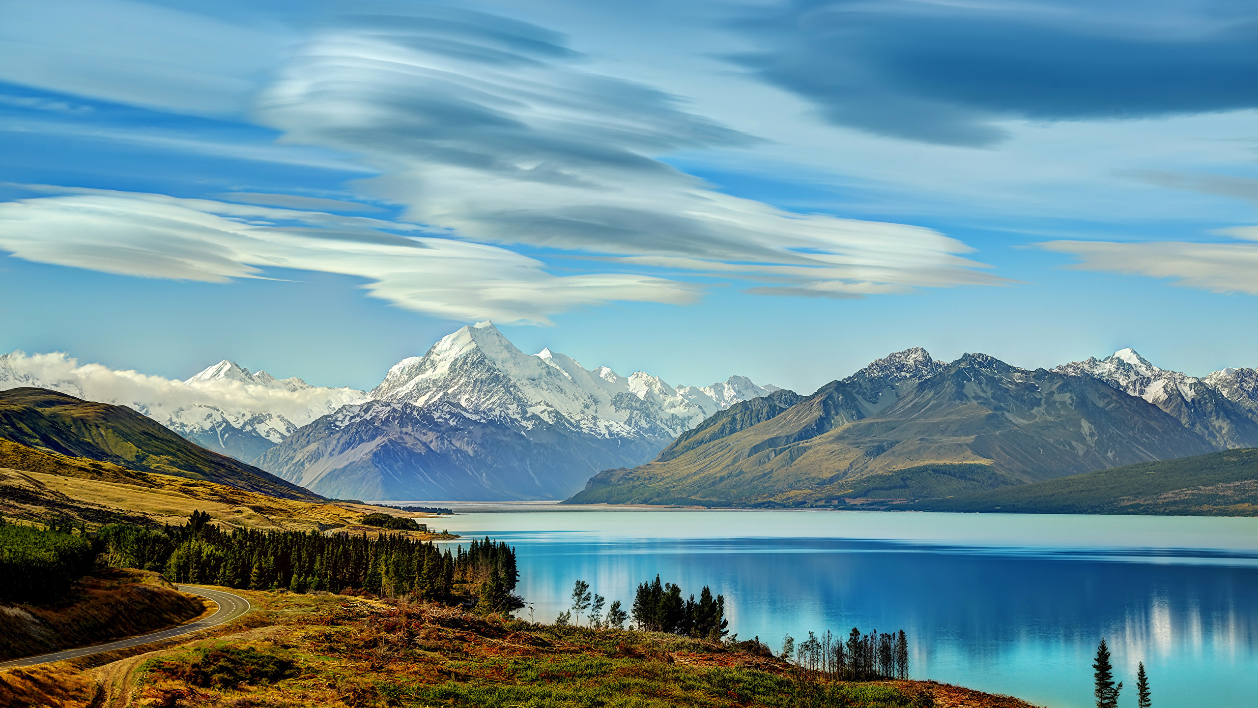 Beautiful Lakes in Himalayas презентация