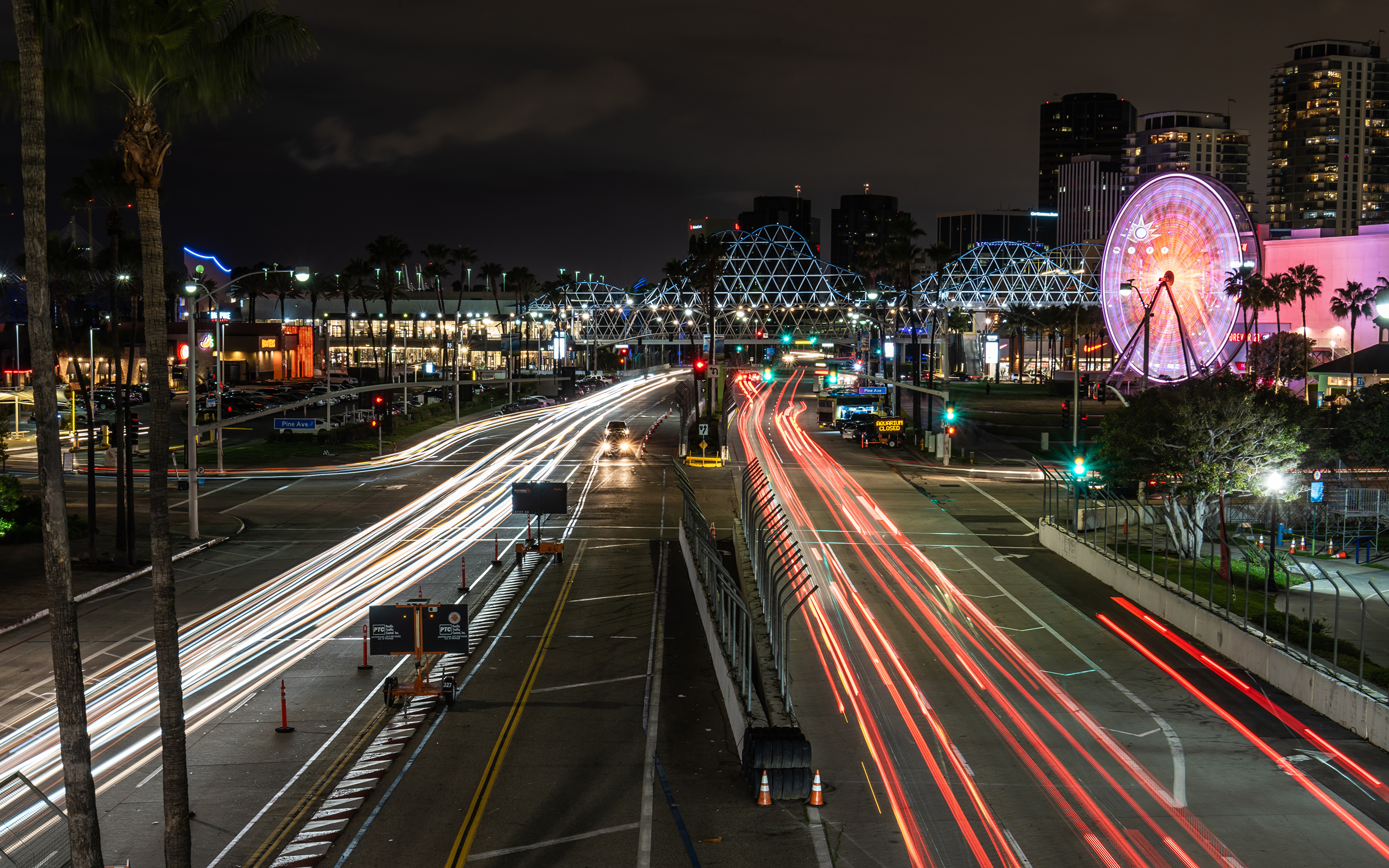 Картинки Калифорния штаты Long Beach Дороги ночью Уличные фонари Дома Города 3840x2400 калифорнии США америка Ночь в ночи Ночные город Здания
