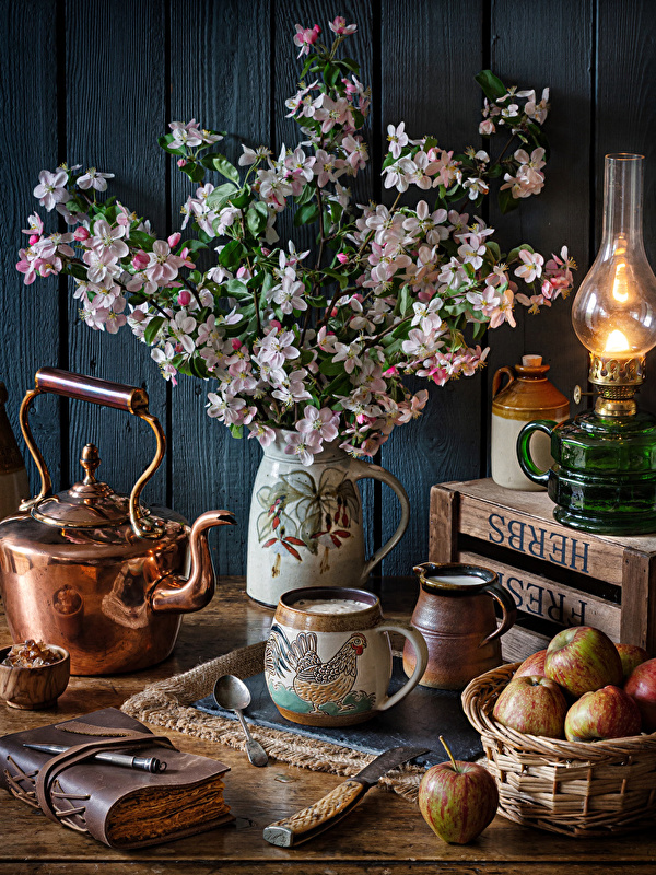 Фото Шариковая ручка ножик Блокнот Букеты Керосиновая лампа Цветы Чайник Яблоки корзины Еда вазы кружки Натюрморт 600x800 для мобильного телефона Нож букет цветок Корзина Корзинка вазе Ваза Пища Кружка кружке Продукты питания