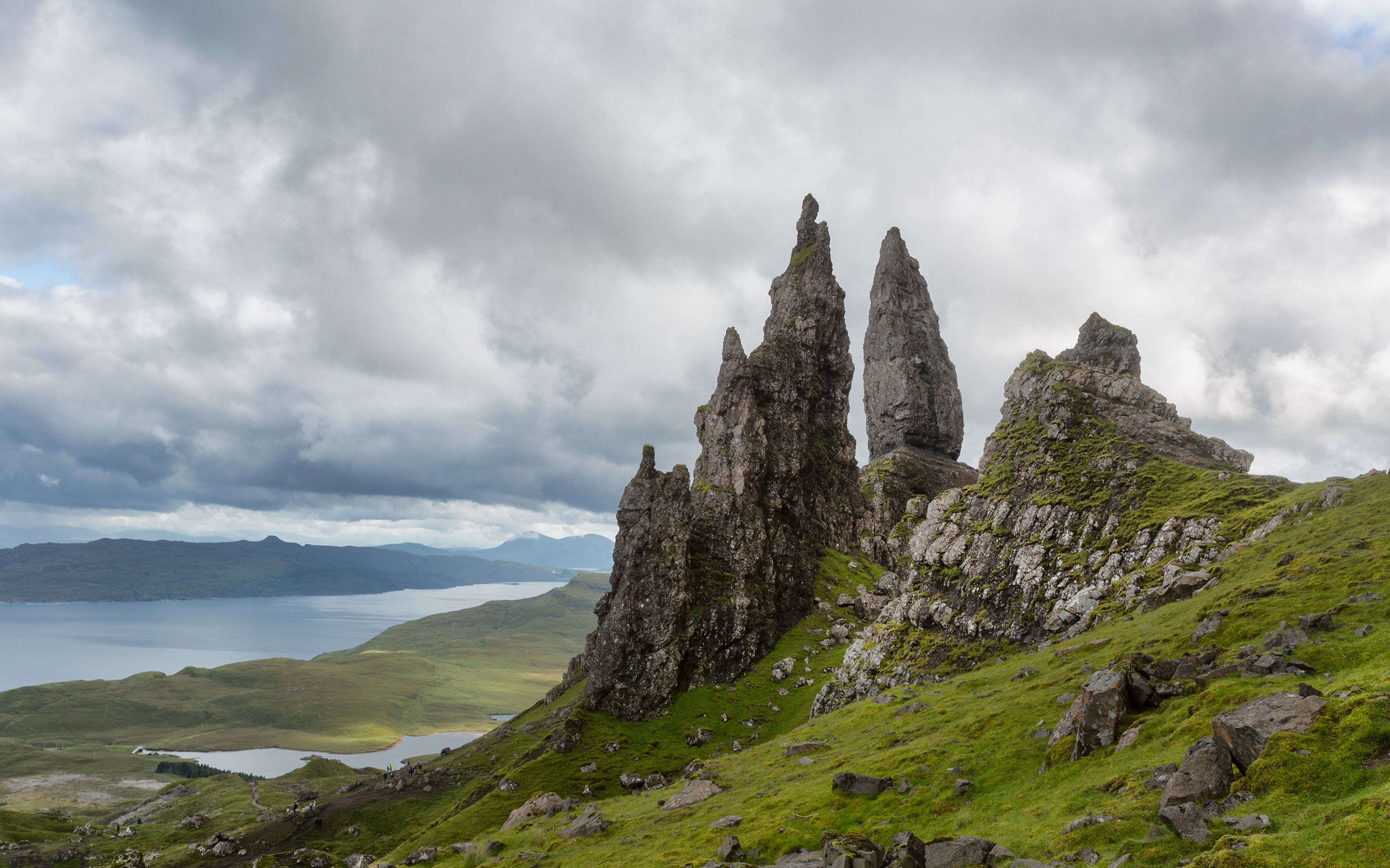 Картинка Шотландия Isle of Skye Скала Природа Облака 3840x2400 Утес скале скалы облако облачно