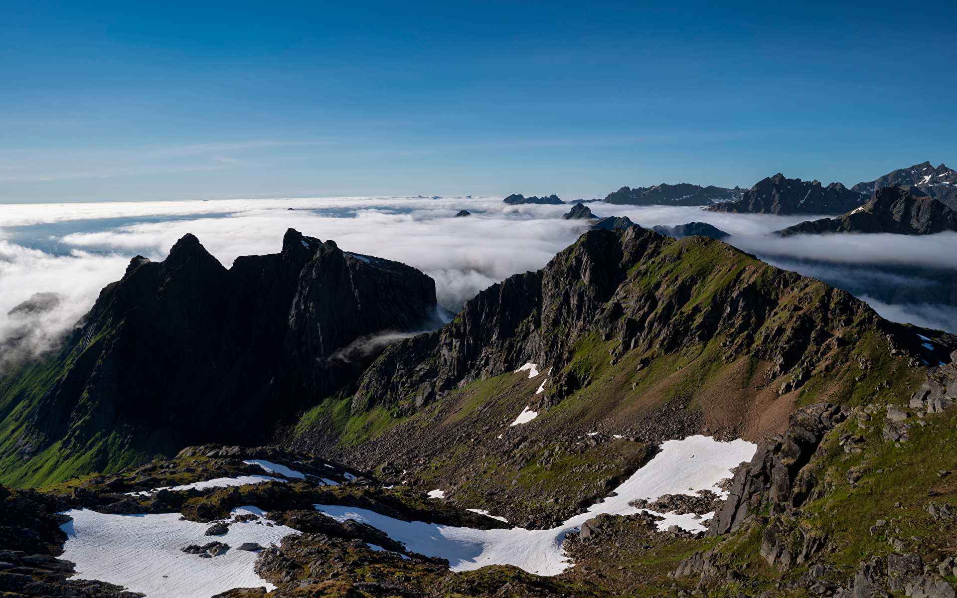 Фотографии Лофотенские острова Норвегия Горы Природа облачно 1920x1200 гора Облака облако