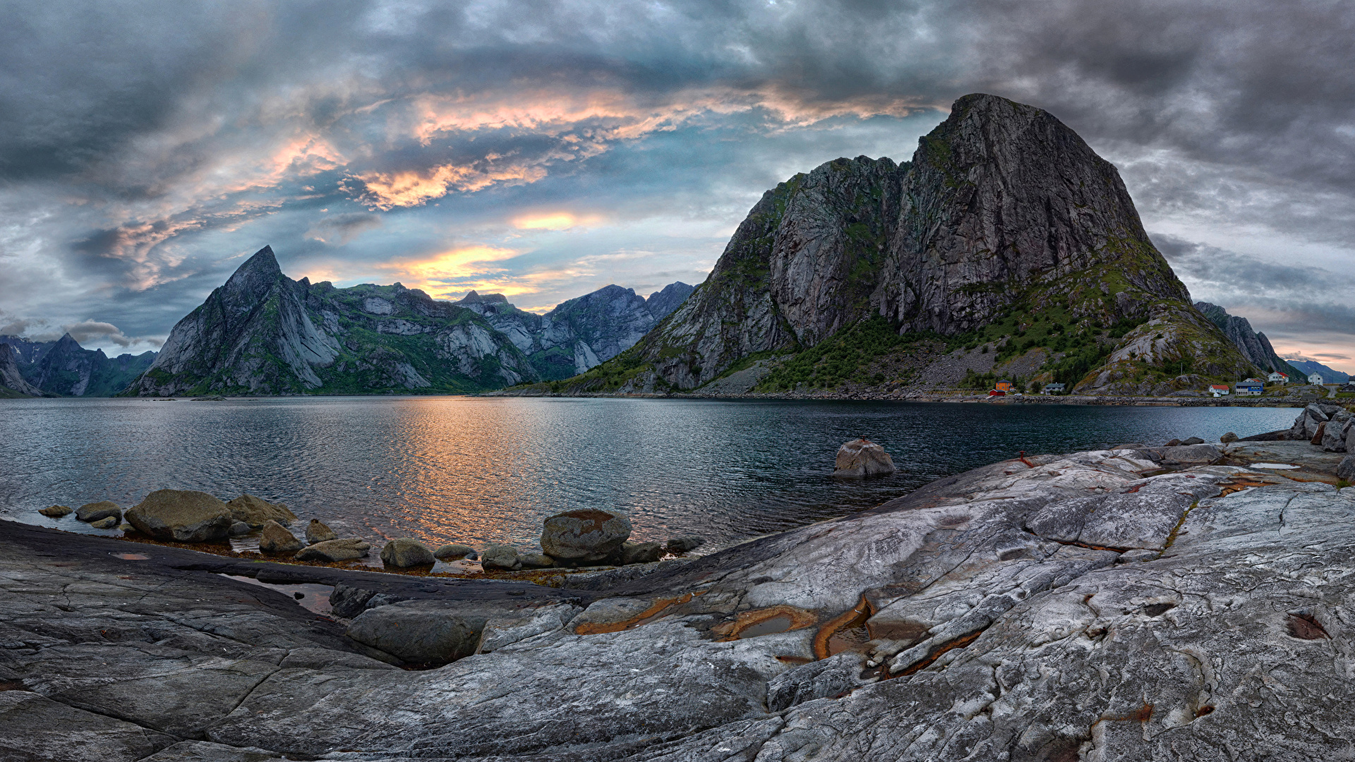 Камень в норвегии фото