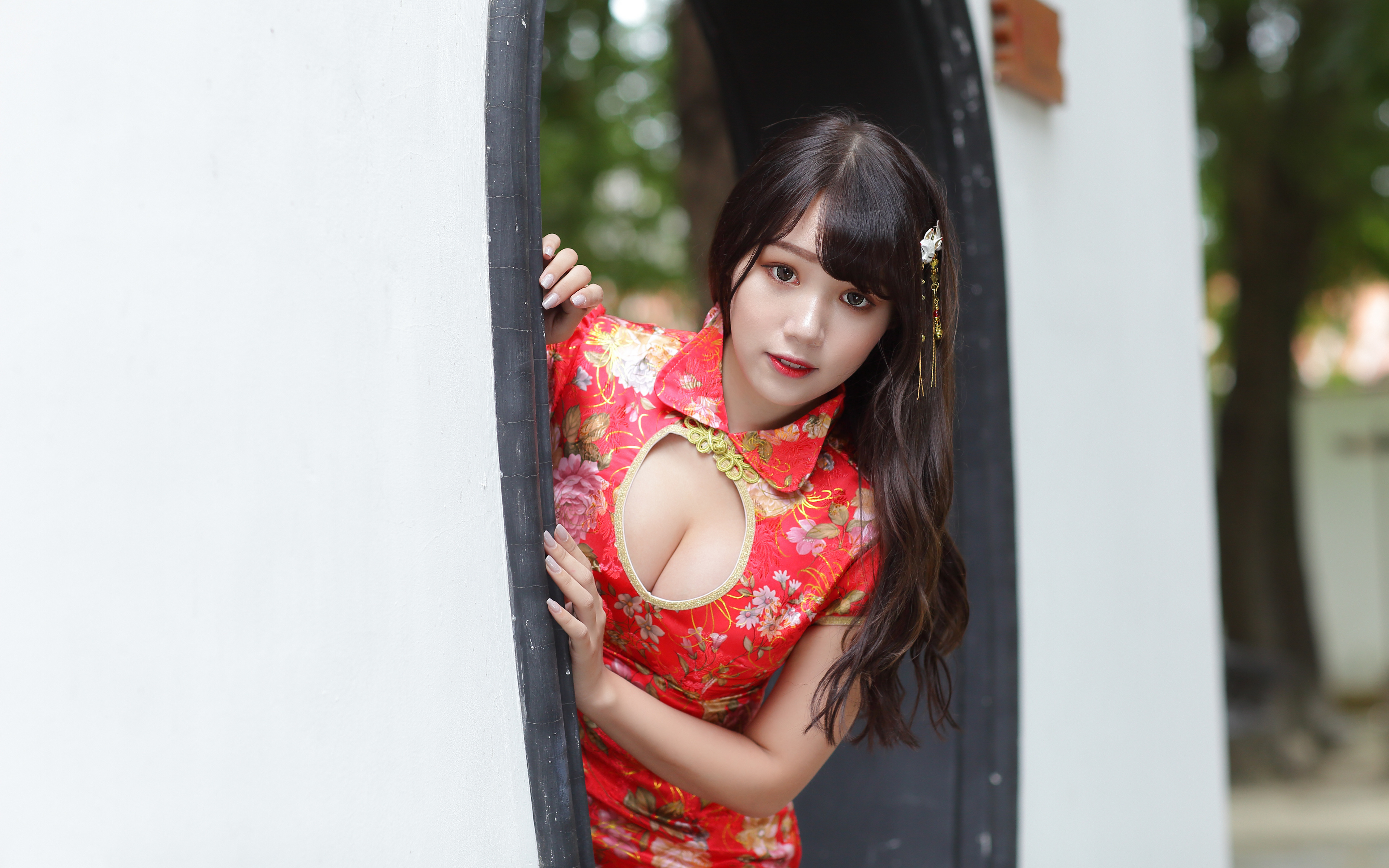 Фотографии Миленькие девушка азиатки Взгляд Платье 3840x2400 Милые милый милая Девушки молодая женщина молодые женщины Азиаты азиатка смотрит смотрят платья