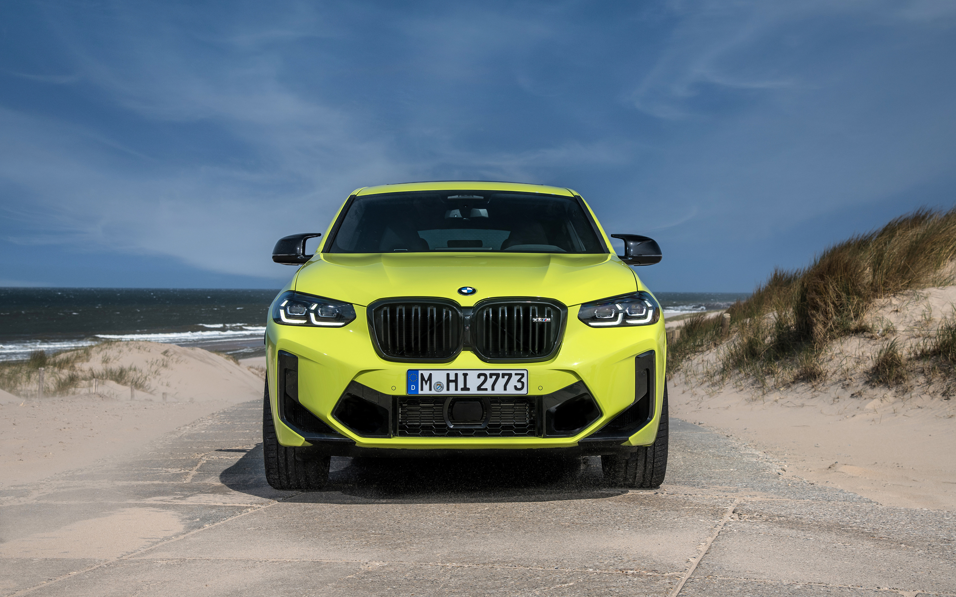 Фото BMW CUV X4 M Competition, (Worldwide), (F98), 2021 салатовые Спереди Металлик Автомобили 3840x2400 БМВ Кроссовер салатовая Салатовый желто зеленый авто машины машина автомобиль