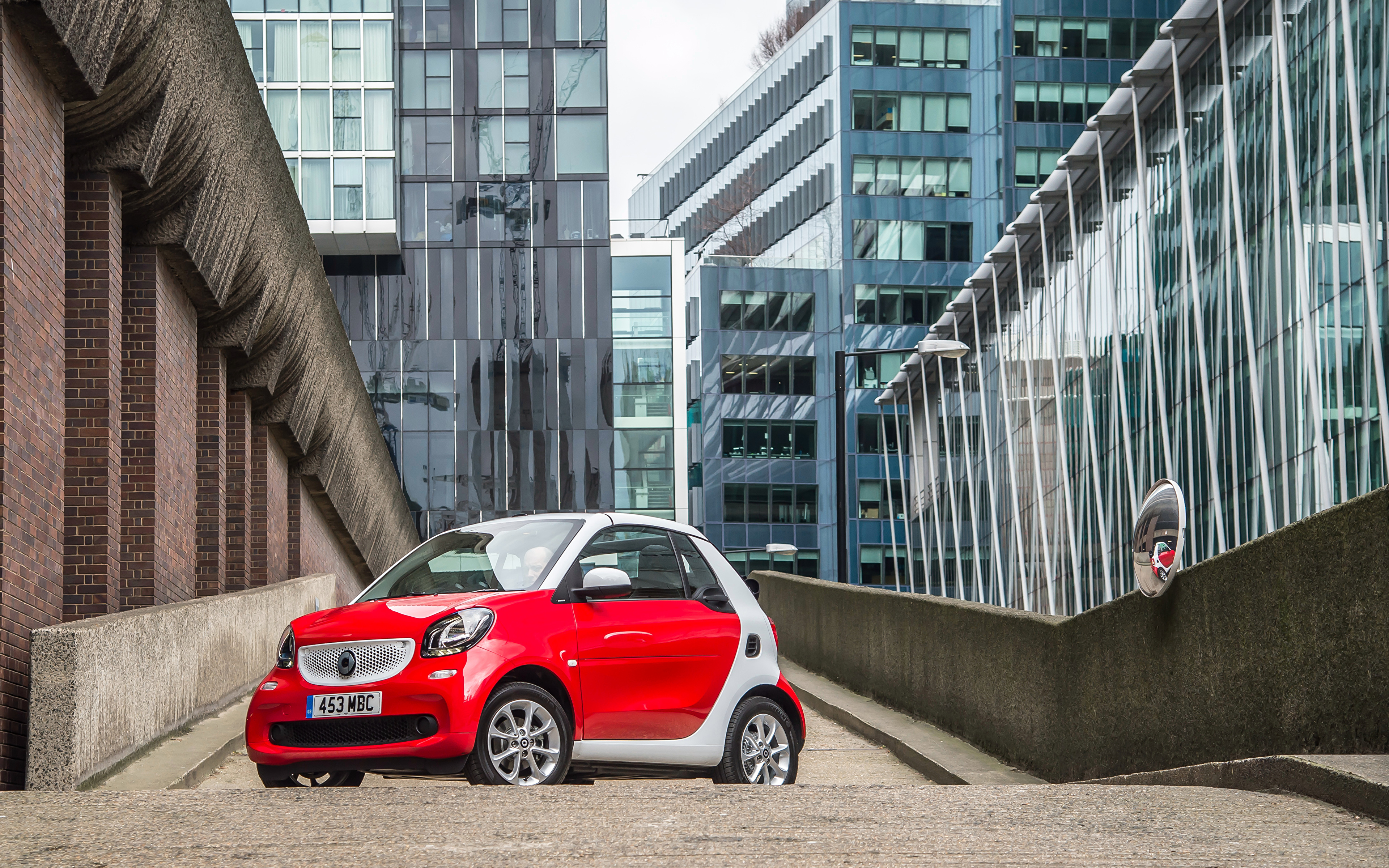 Smart Fortwo красный