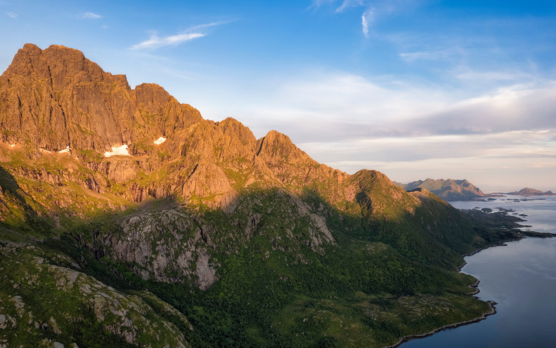 Фото Лофотенские острова Тень Норвегия Rulten peak гора Природа 1920x1200 Горы