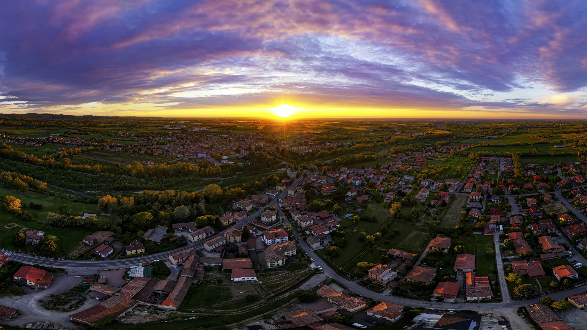 Панорама солнечных домов