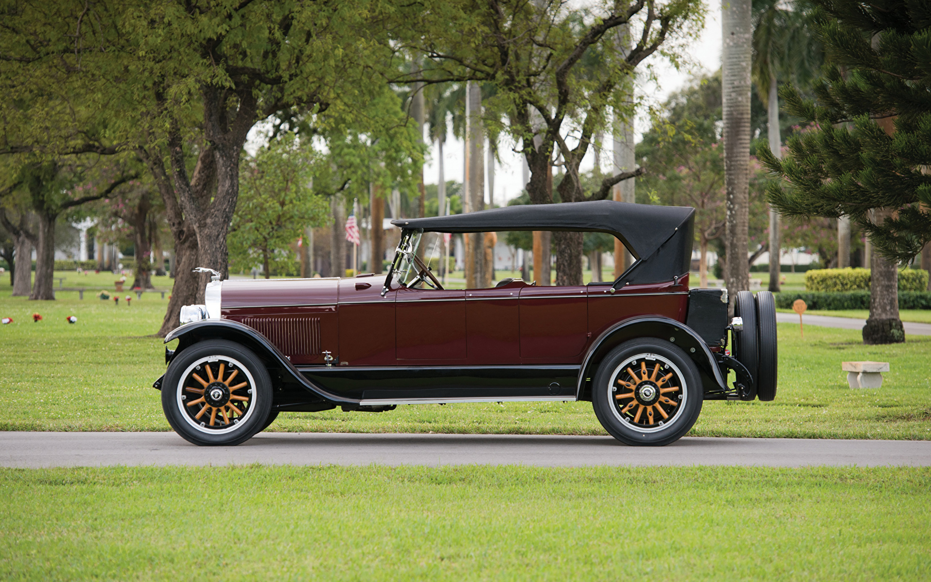 Фотографии Lincoln 1924 Model L Sport Phaeton by Brunn Ретро темно красный Сбоку автомобиль 1920x1200 винтаж бордовая бордовые Бордовый старинные авто машины машина Автомобили