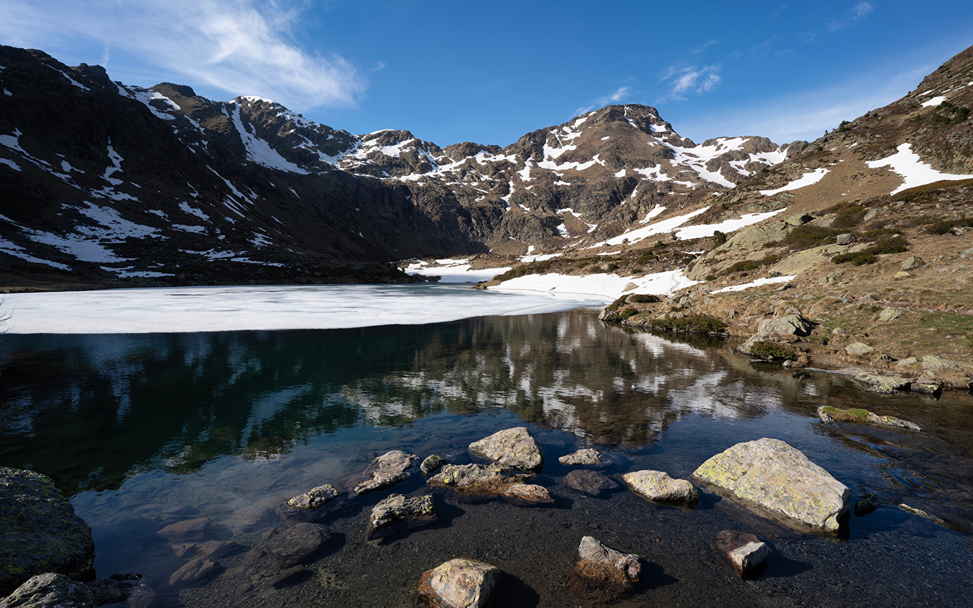 Картинка Андорра гора Природа Озеро Камень 1920x1200 Горы Камни