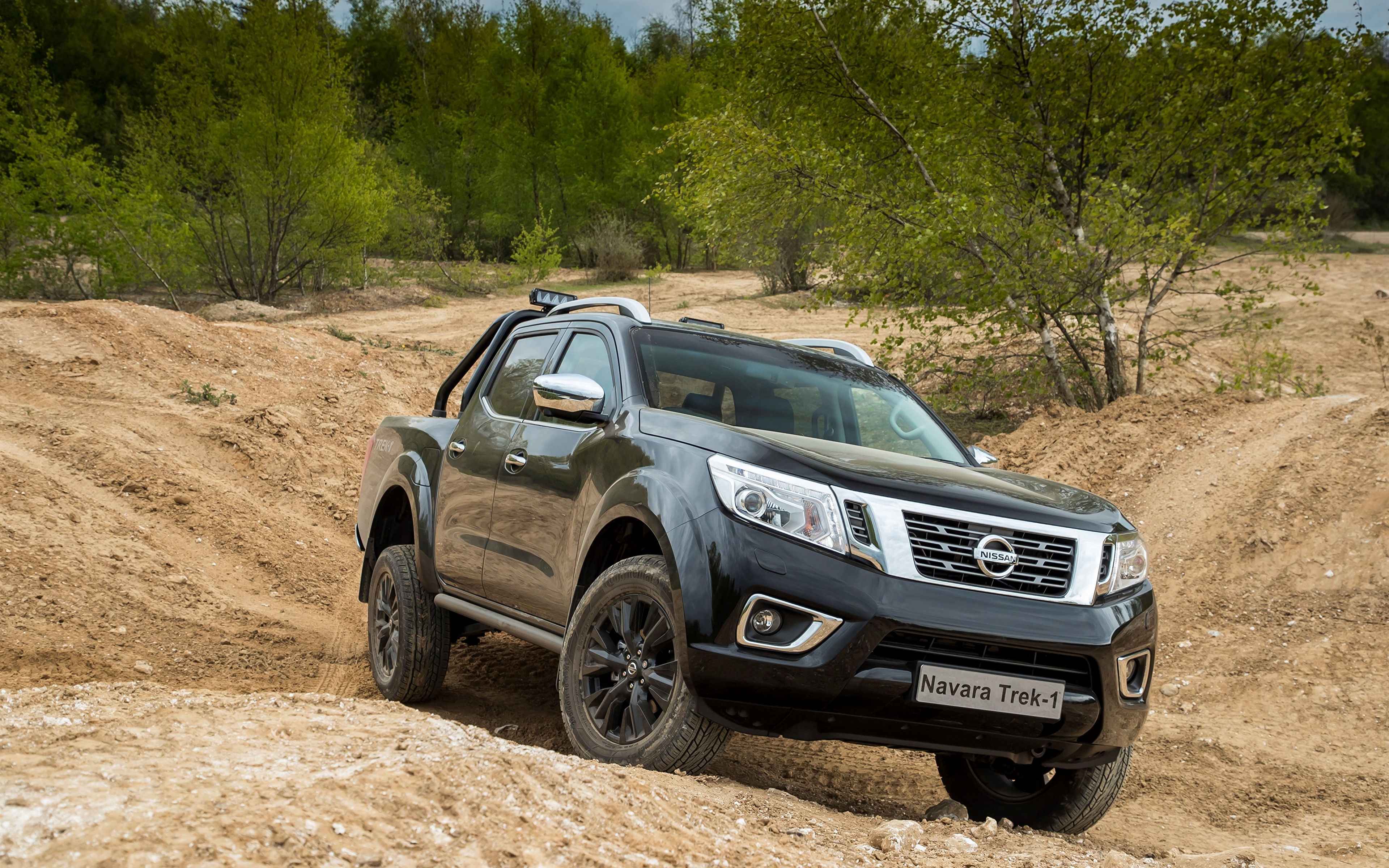 Nissan Navara 2015 внедорожник