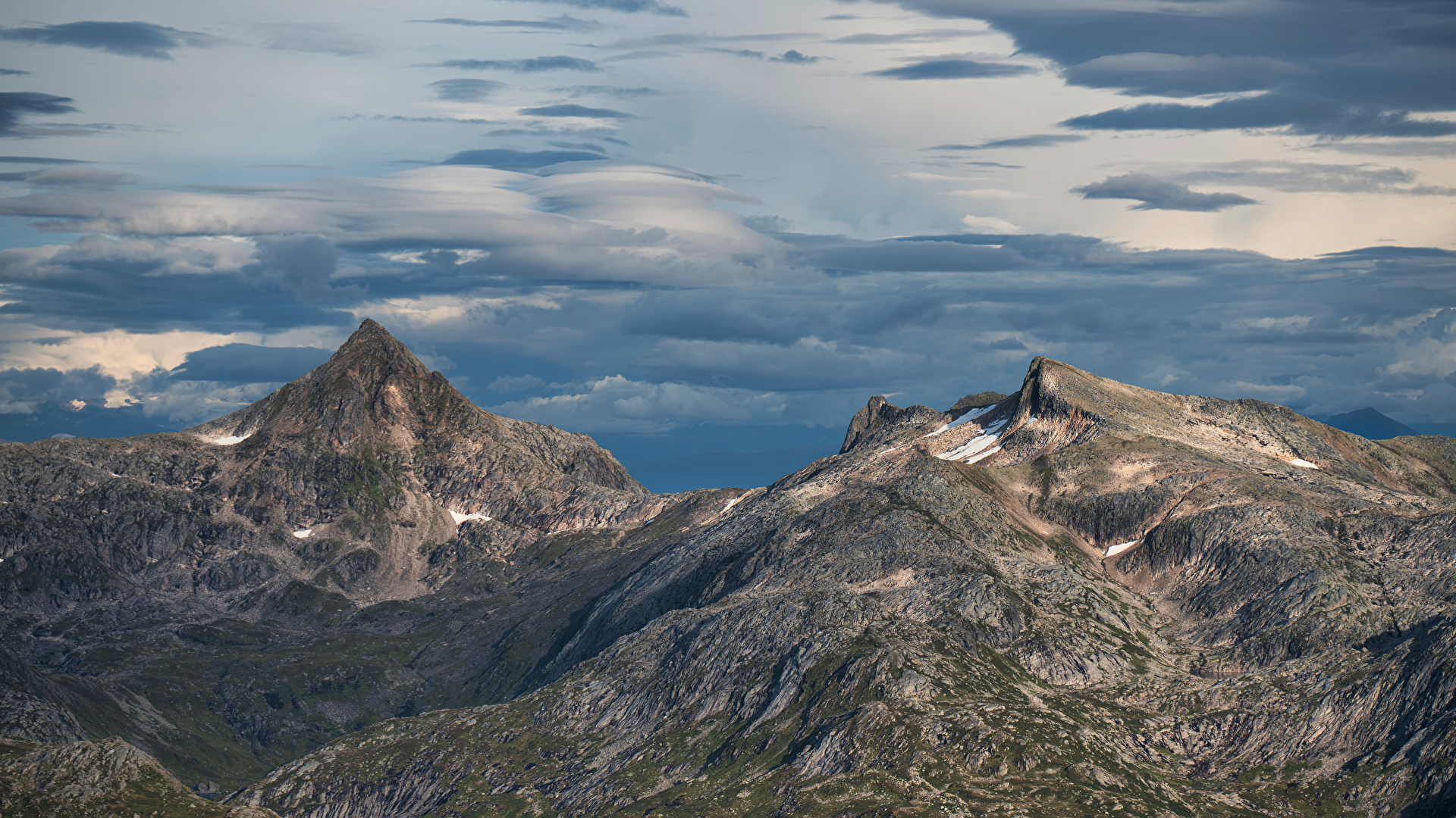 Обои для рабочего стола Норвегия Bukketinden Горы Природа облачно 1920x1080 гора Облака облако
