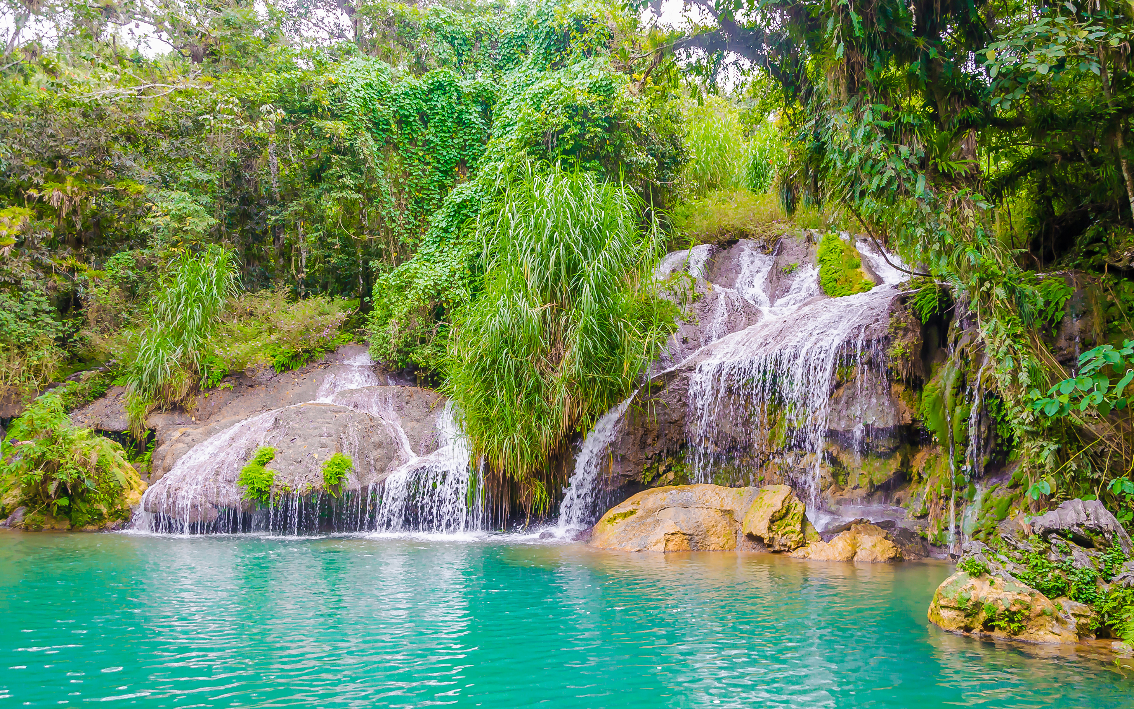 El Nicho Falls, Sierra de Trinidad, Cuba загрузить